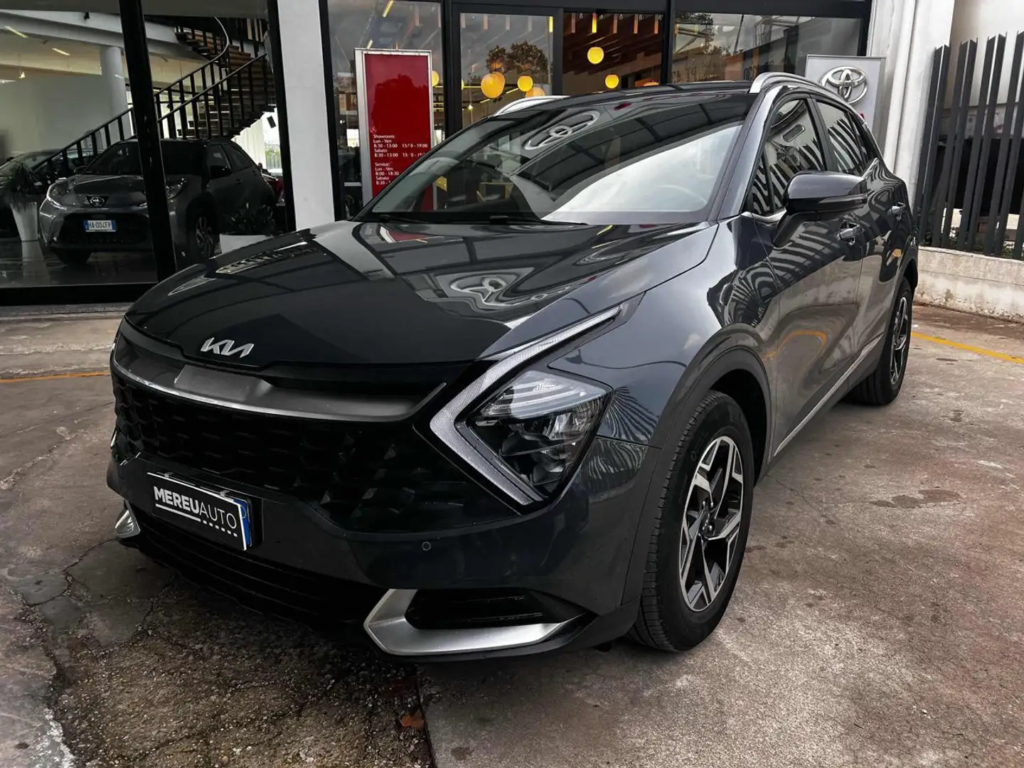 Kia Sportage 1.6 TGDI MHEV 150 CV 2WD Business IMT Grau - 1