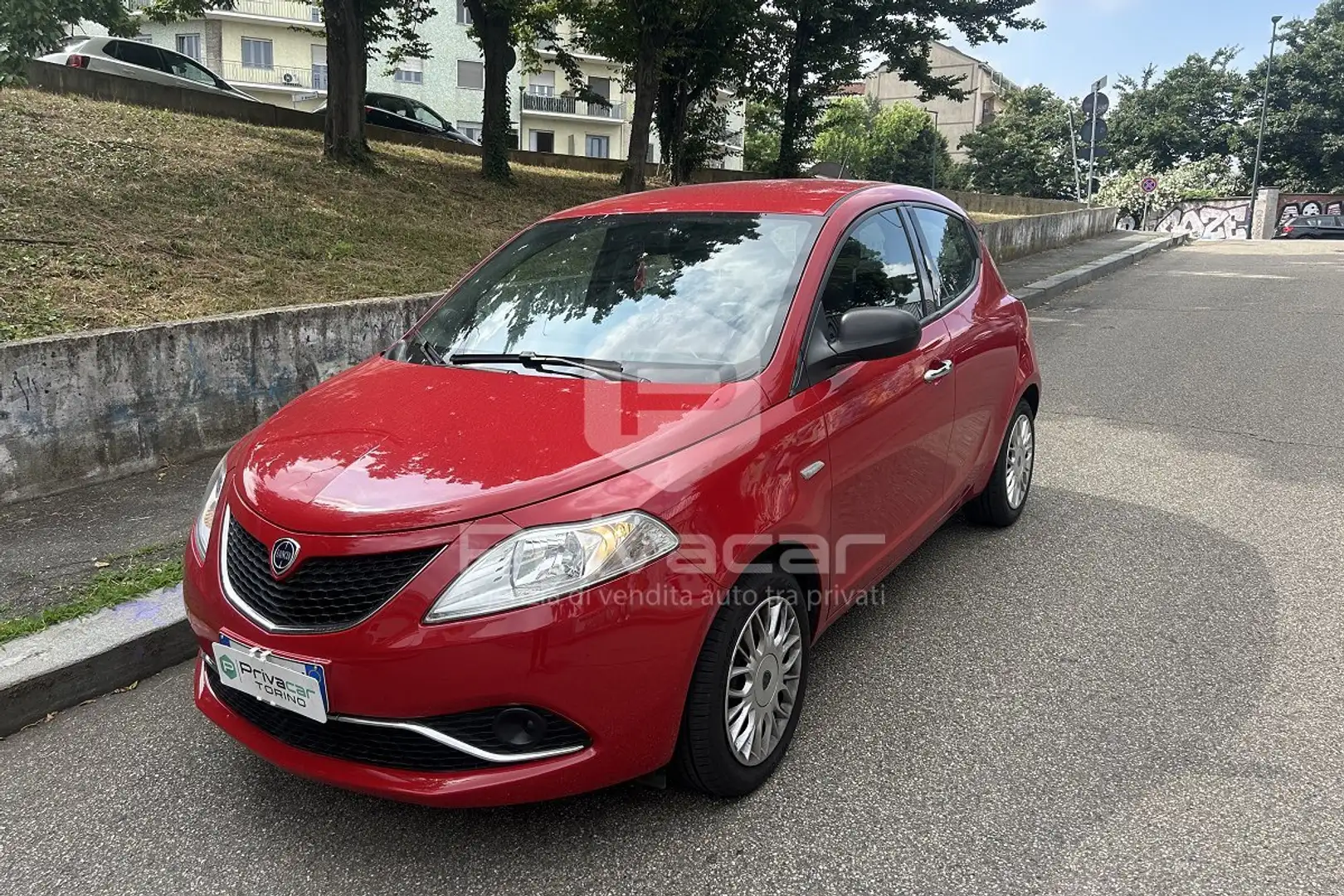 Lancia Ypsilon Ypsilon 1.2 69 CV 5 porte Silver Rosso - 1