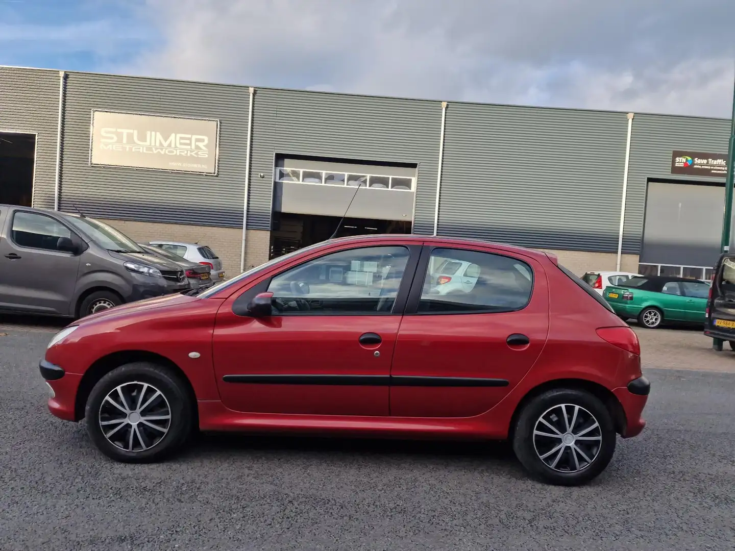 Peugeot 206 1.4 Gentry AUTOMAAT AIRCO TREKHAAK 5 DEUR Rouge - 2