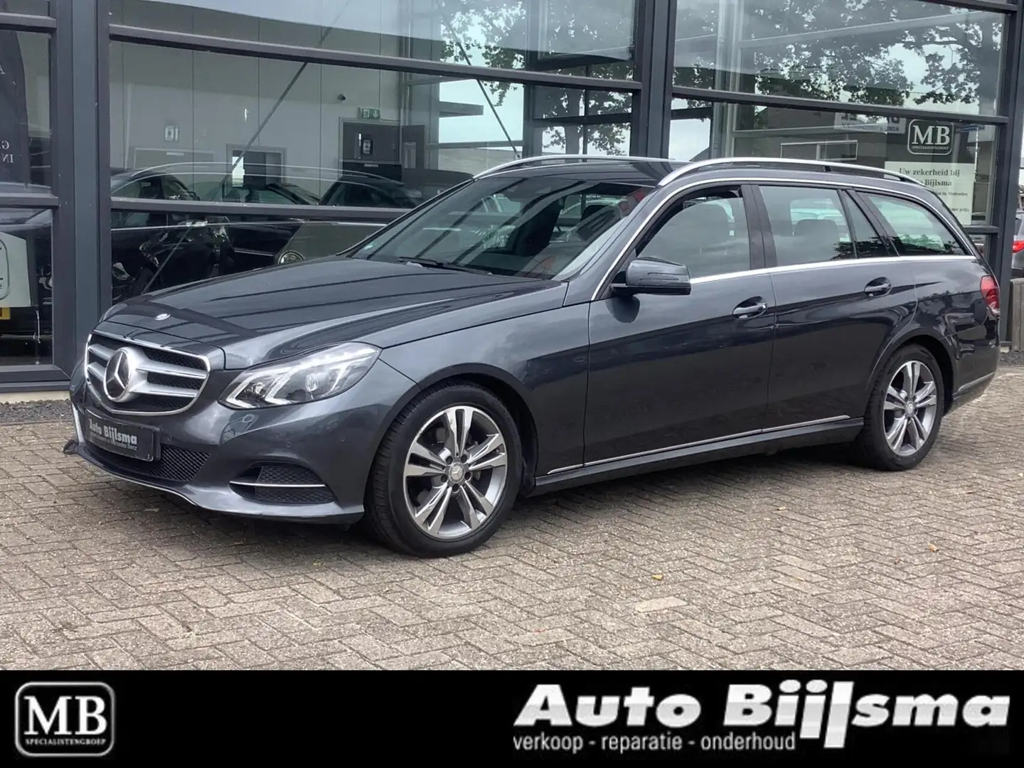Mercedes-Benz E 200 Estate Ambition Avantgarde, adaptieve cruise, led Grau - 1