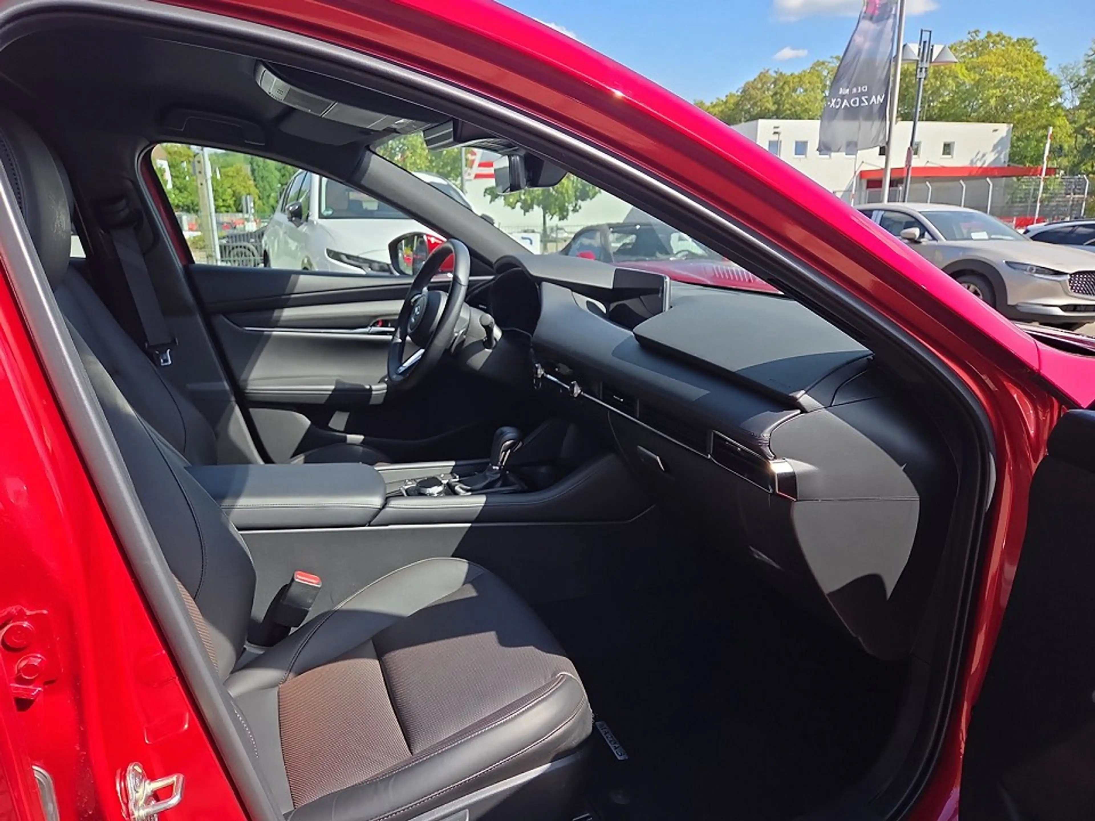 Mazda 3 2.5 M Hybrid Takumi *Leder*PDC*360°*Bose*Navi* — photo 8
