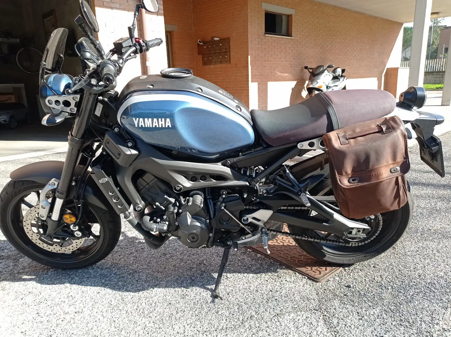 Yamaha XSR 900 Bleu - 2