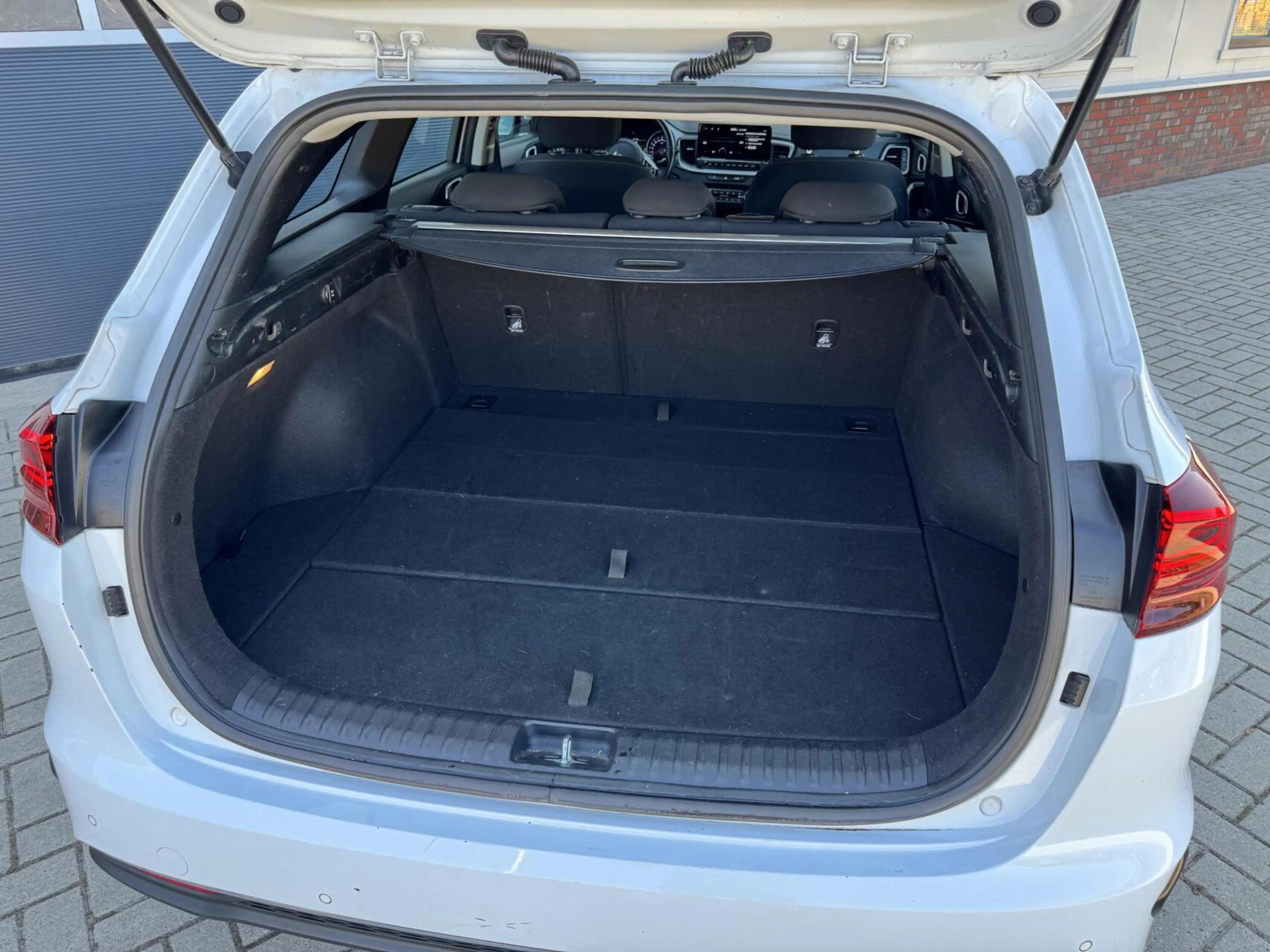Kia Ceed SW / cee'd SW Sportswagon 1.0 T-GDi DynamicLine | Camera | CarPl — photo 7