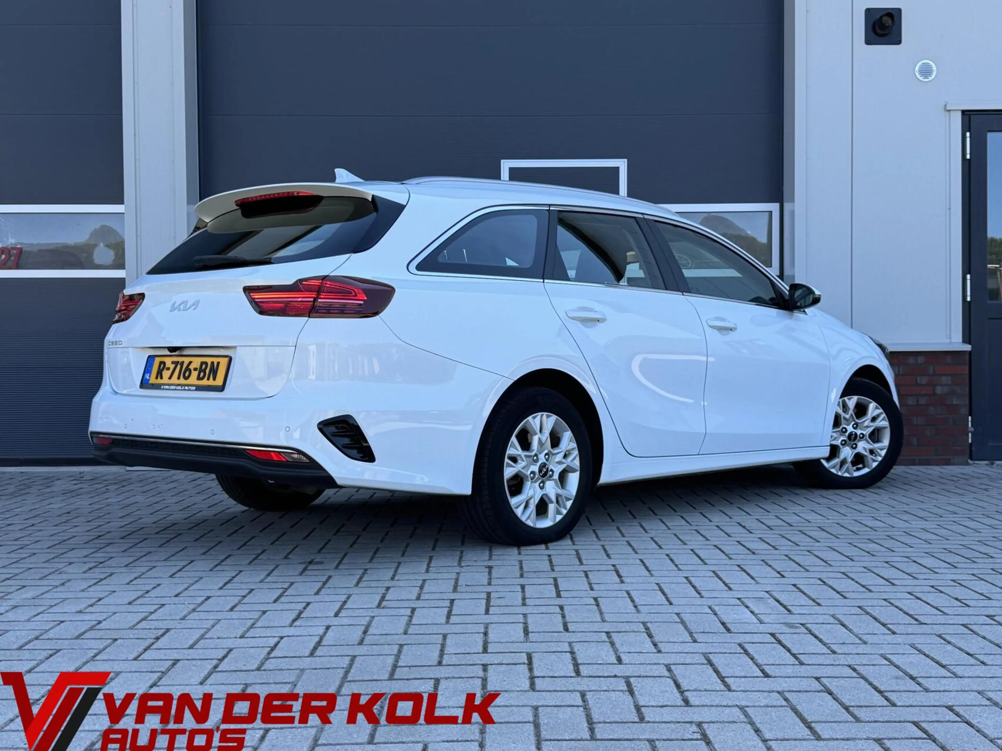 Kia Ceed SW / cee'd SW Sportswagon 1.0 T-GDi DynamicLine | Camera | CarPl — photo 2