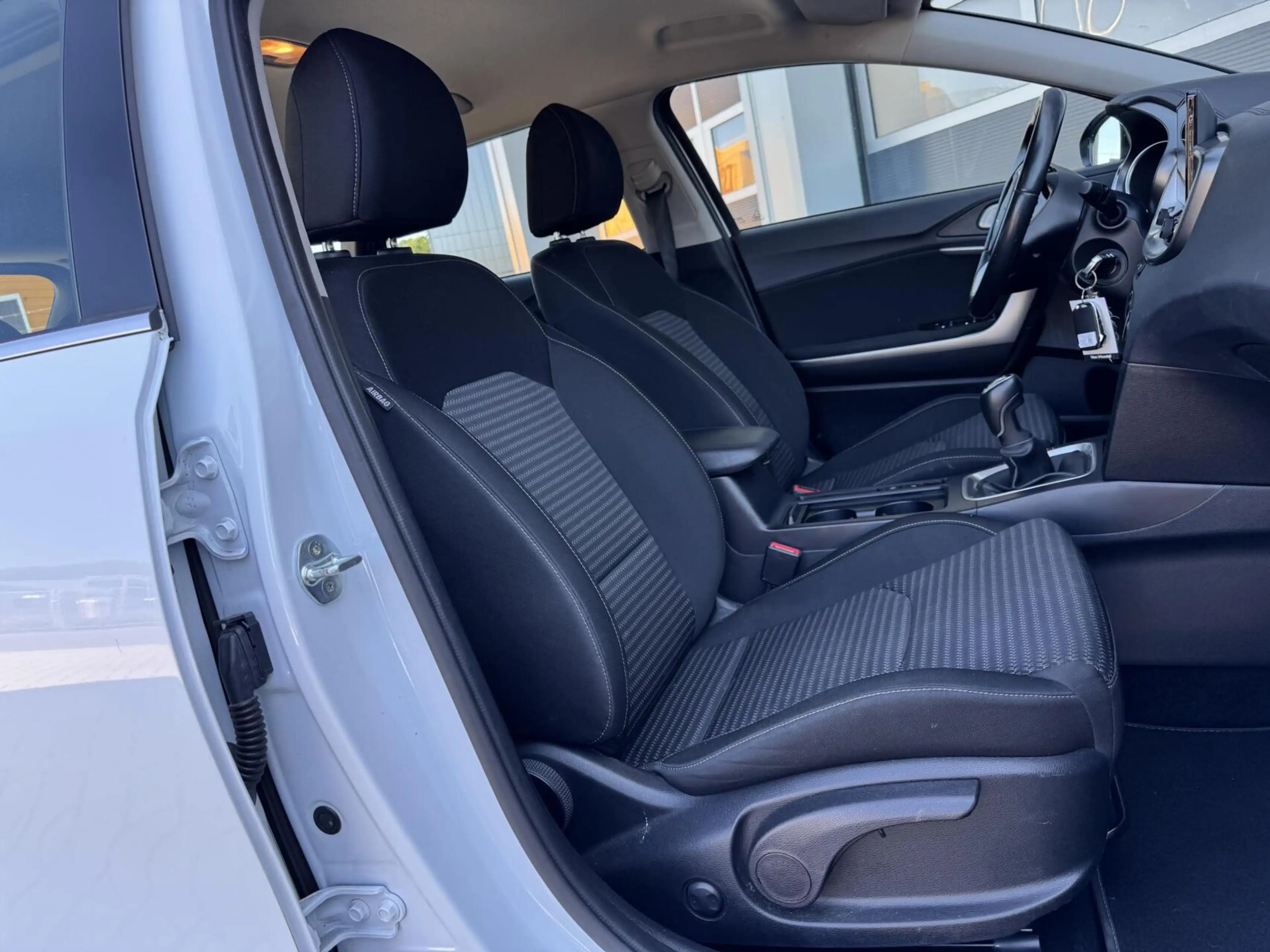 Kia Ceed SW / cee'd SW Sportswagon 1.0 T-GDi DynamicLine | Camera | CarPl — photo 19