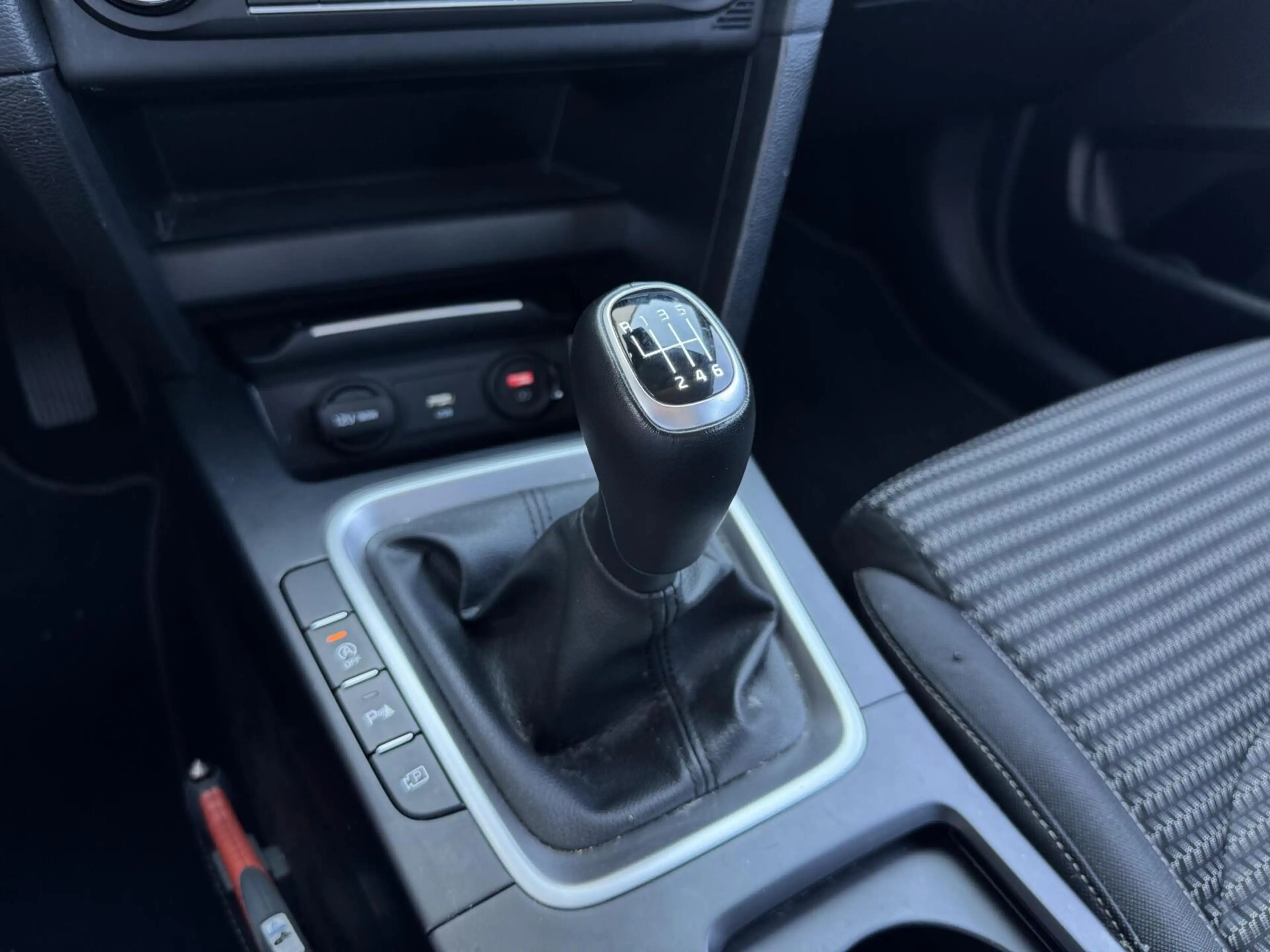 Kia Ceed SW / cee'd SW Sportswagon 1.0 T-GDi DynamicLine | Camera | CarPl — photo 17