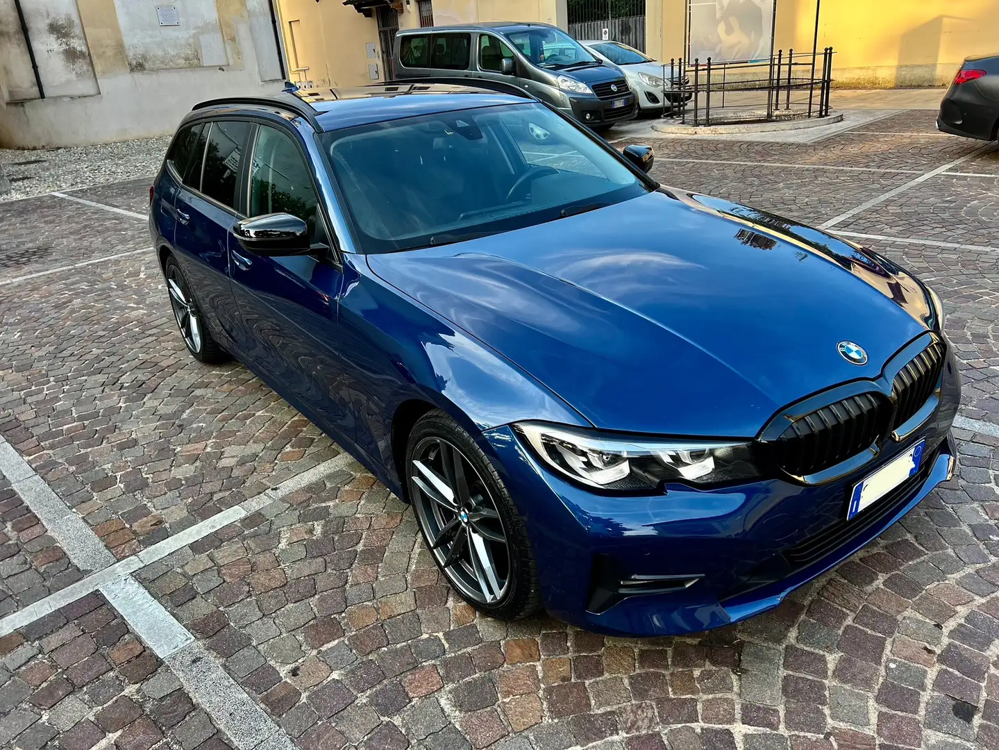 BMW 318 318d Touring mhev 48V Sport auto - 1