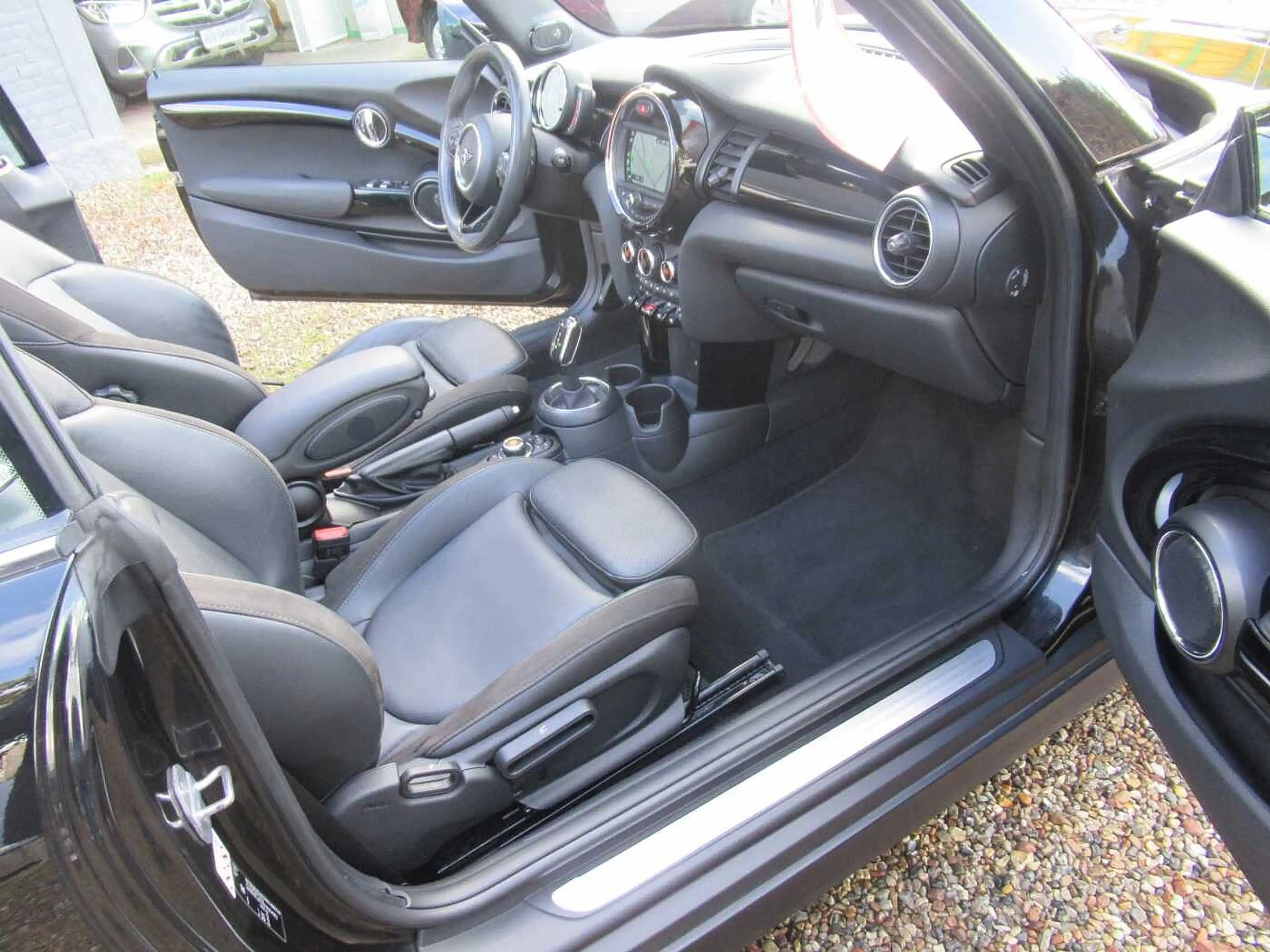 MINI Cooper Cabrio — photo 15