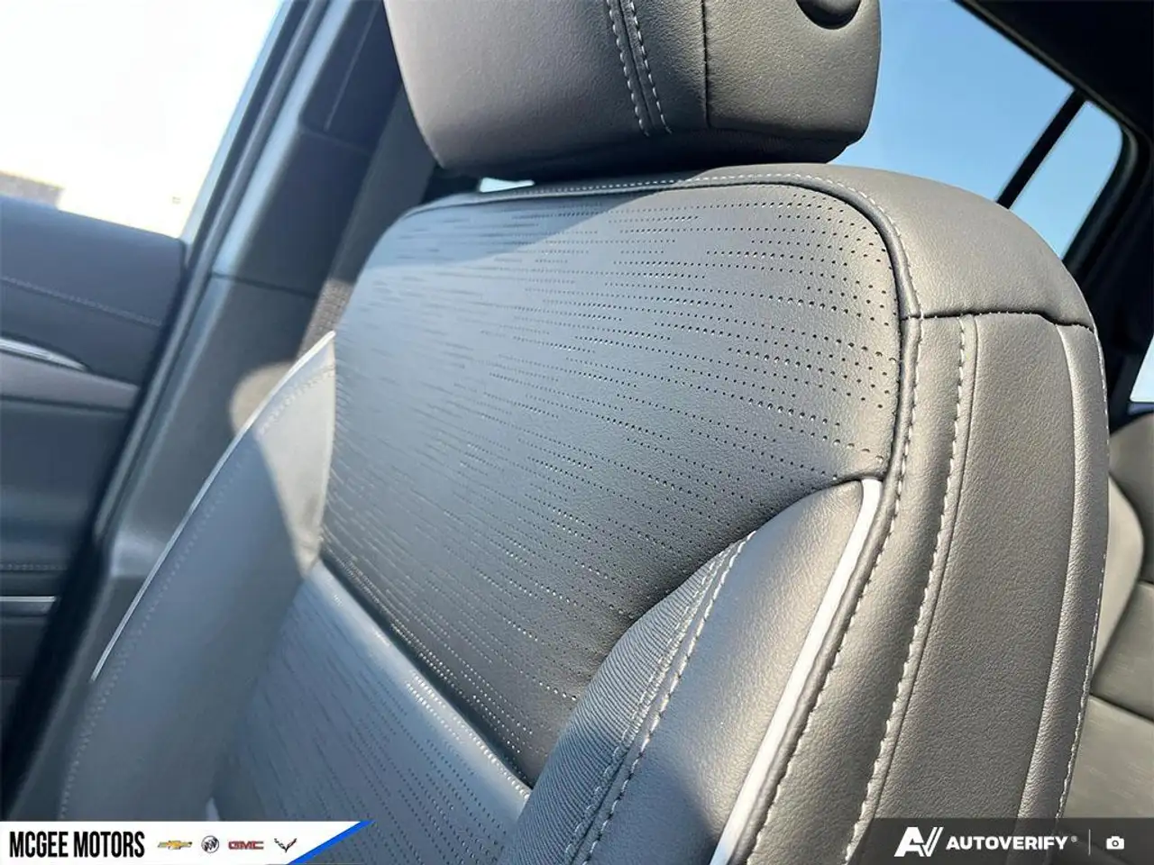 Buick Enclave снимка Buick Enclave