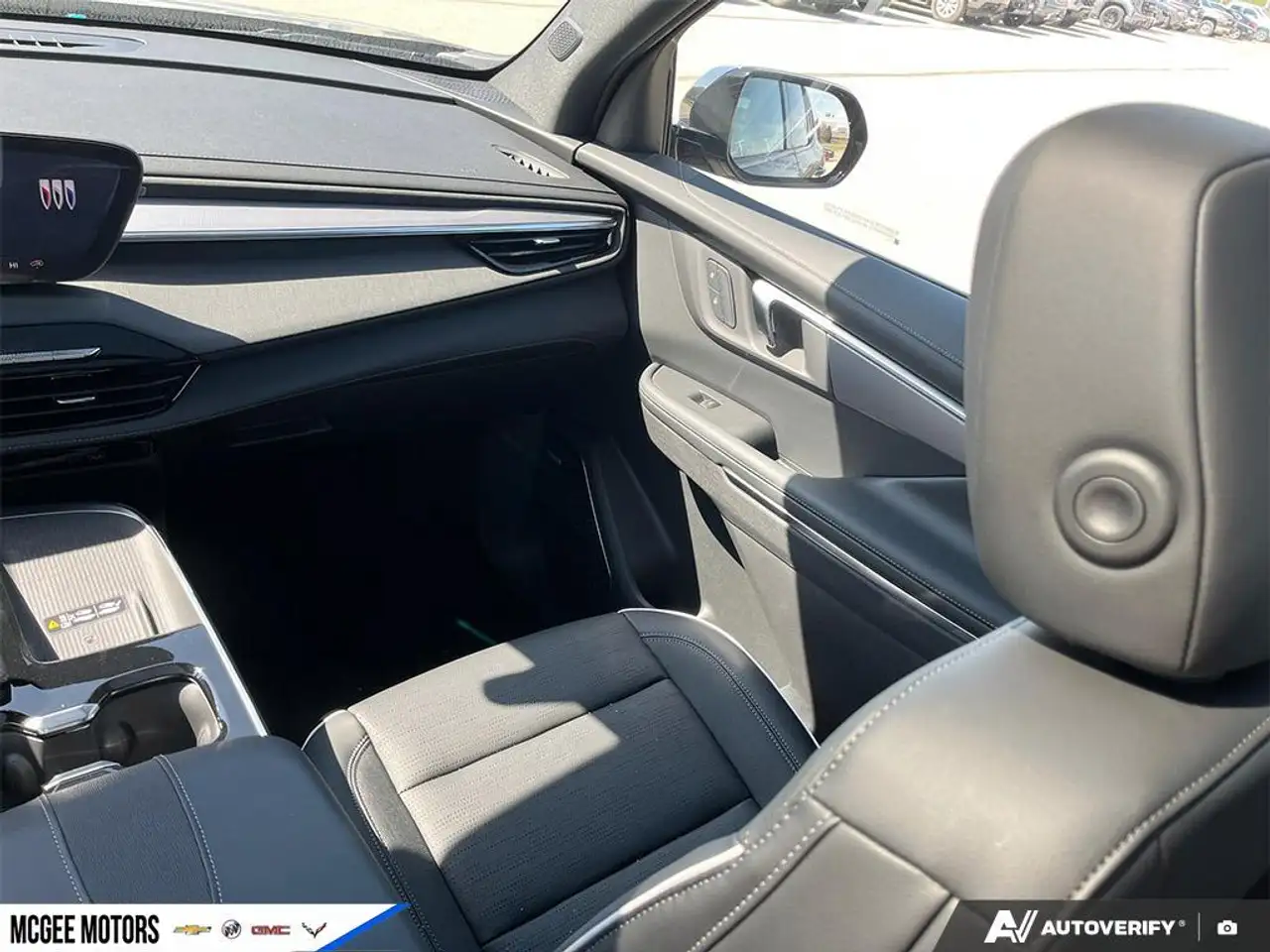 Buick Enclave снимка Buick Enclave
