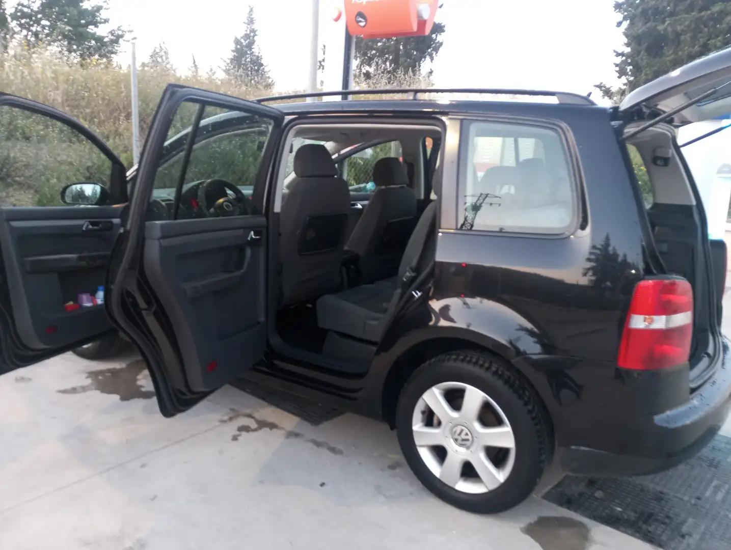 Volkswagen Touran 2.0TDI Advance - 2