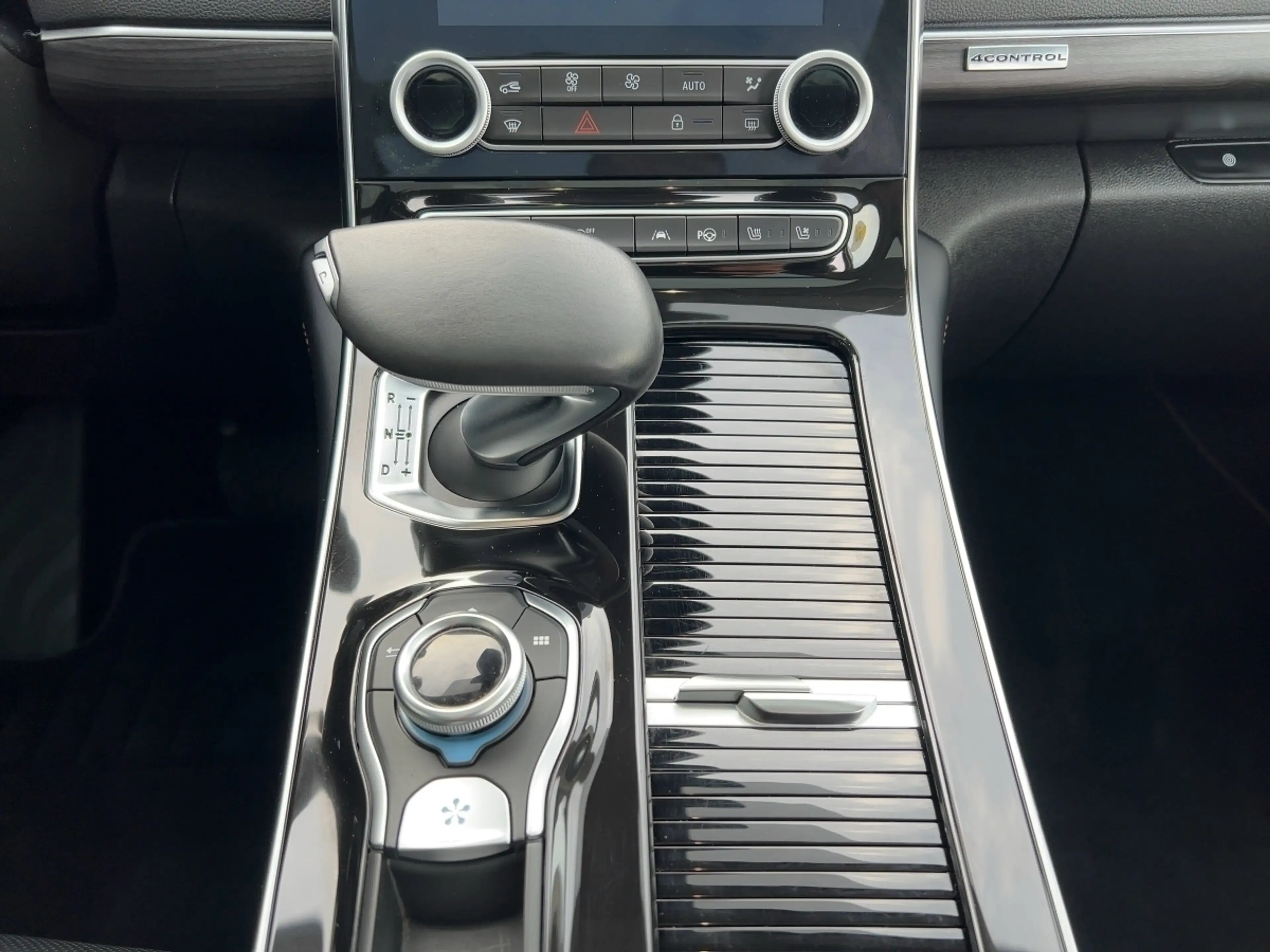Renault Espace 2.0 dCi 190 Initiale Paris — photo 13