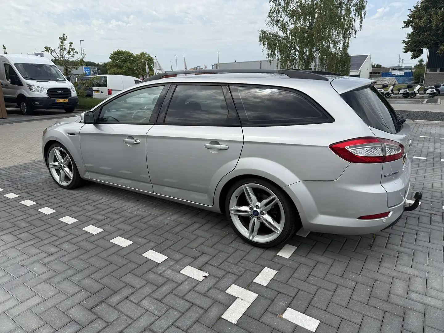 Ford Mondeo 1.6 EcoB Trend Bns Gris - 1