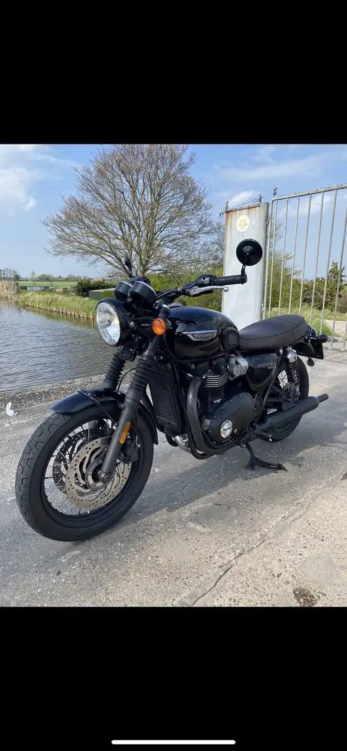 Triumph Bonneville T120 Black - 1