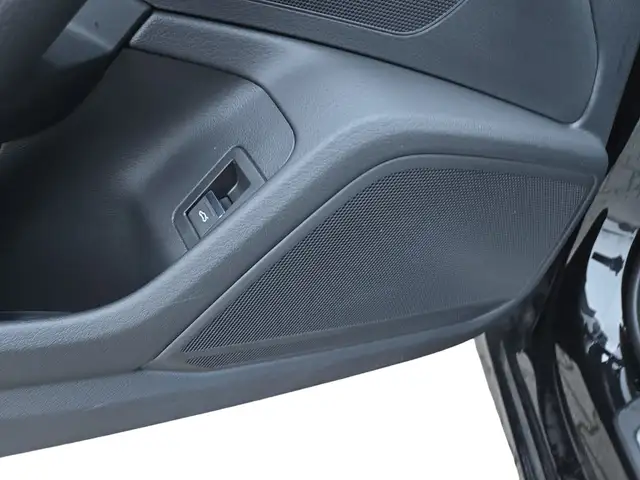 Audi S6 view 11