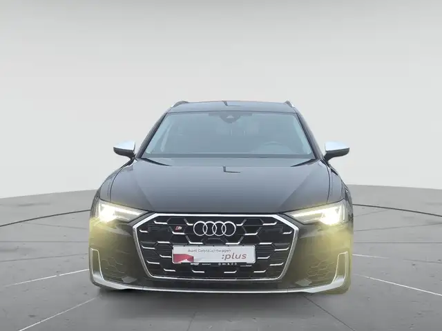Audi S6 view 2