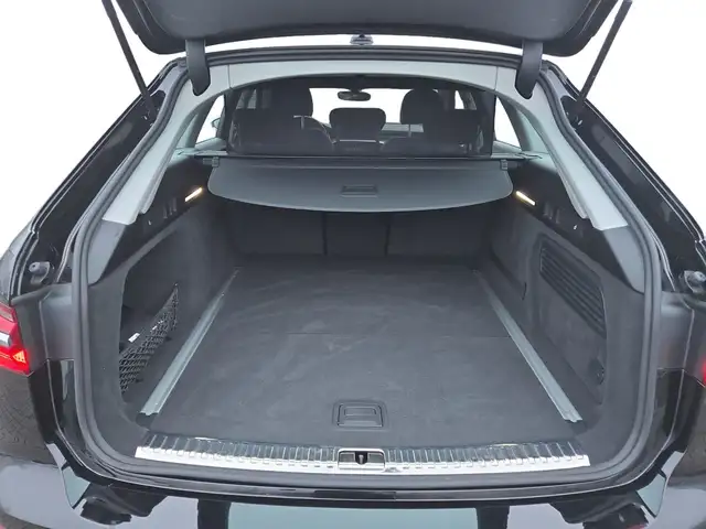 Audi S6 view 14