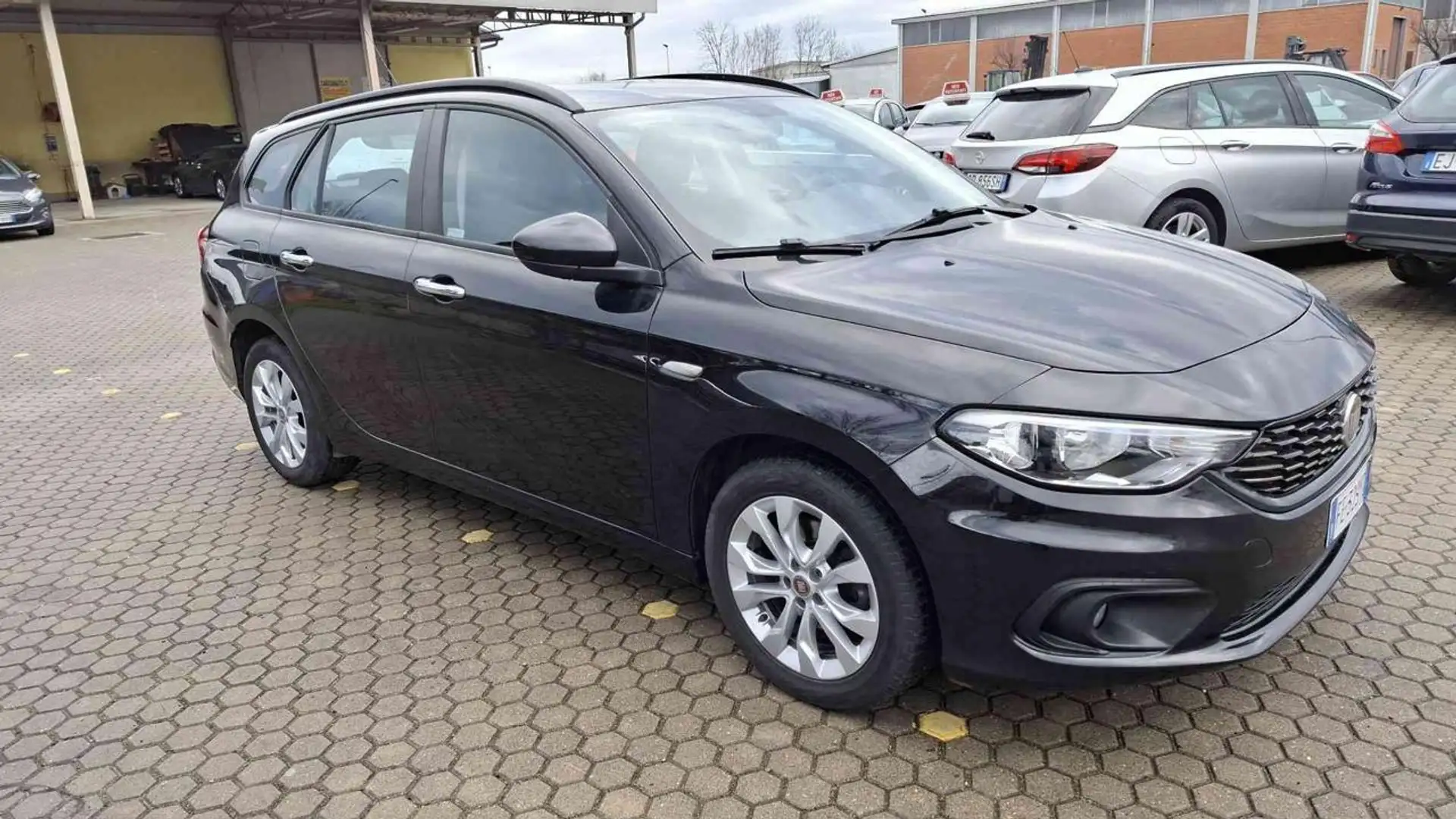 Fiat Tipo 1.6 Mjt S&S SW Lounge Nero - 2
