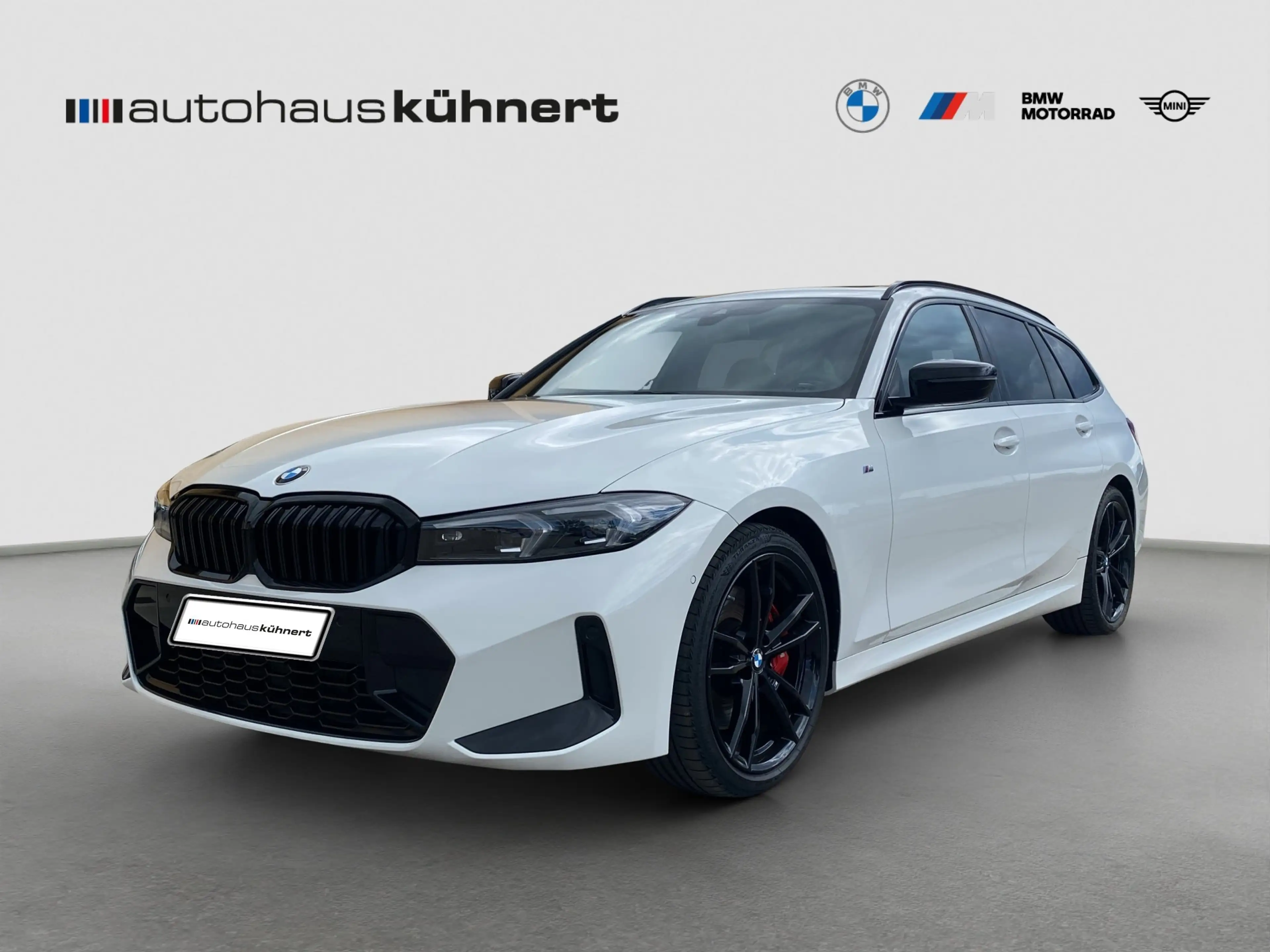 BMW 330 i xDrive Touring M-Sport PRO Pano AHK H&K RFK — photo 2