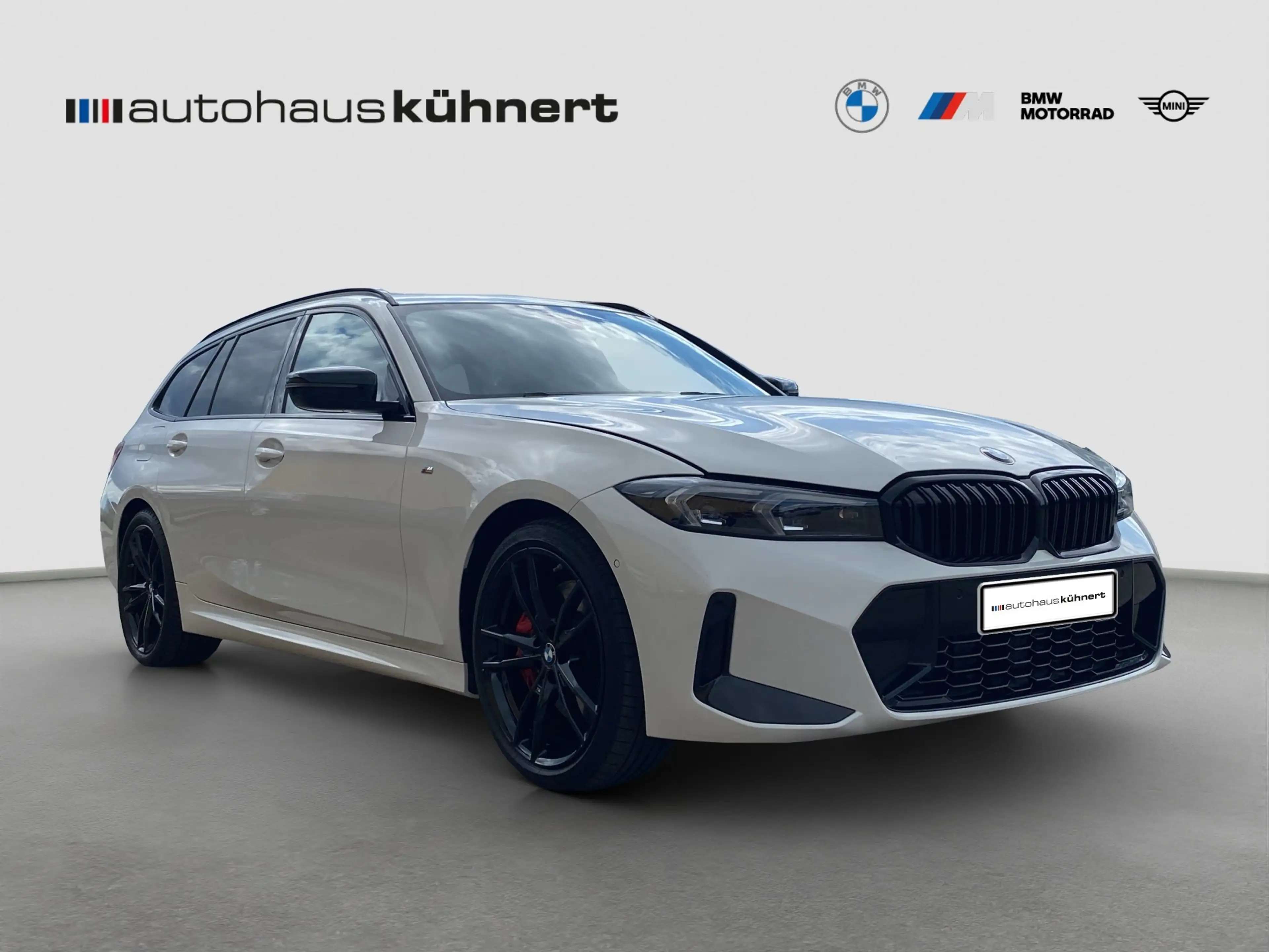 BMW 330 i xDrive Touring M-Sport PRO Pano AHK H&K RFK — photo 9