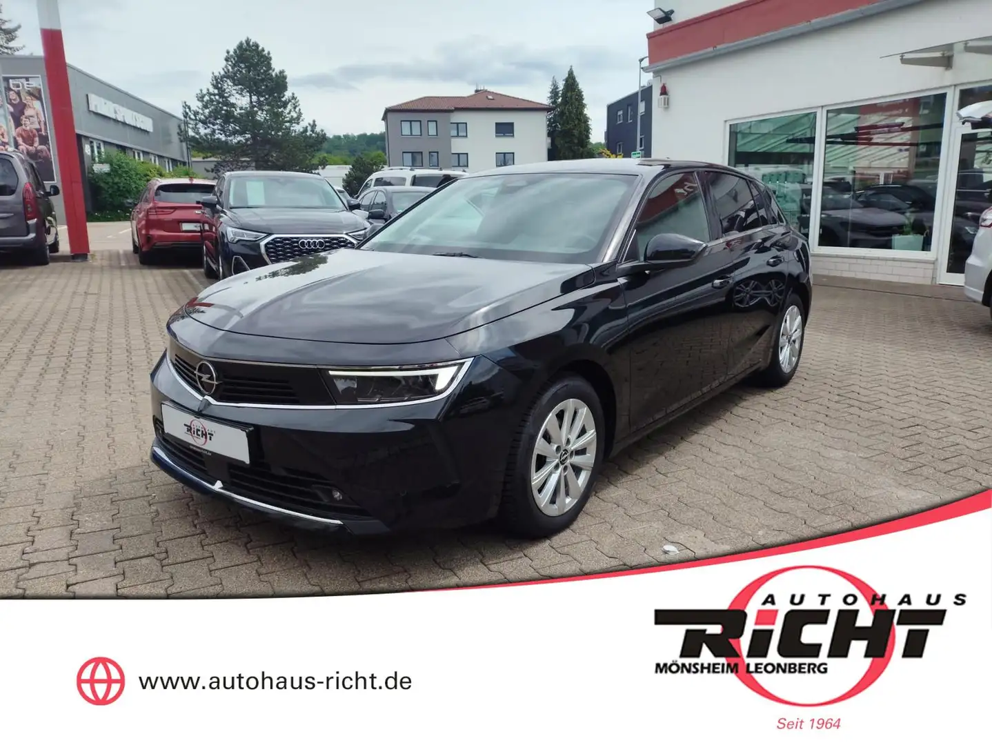Opel Astra 1.2T Business Elegance Navi LED Kamera LHZ Zwart - 1