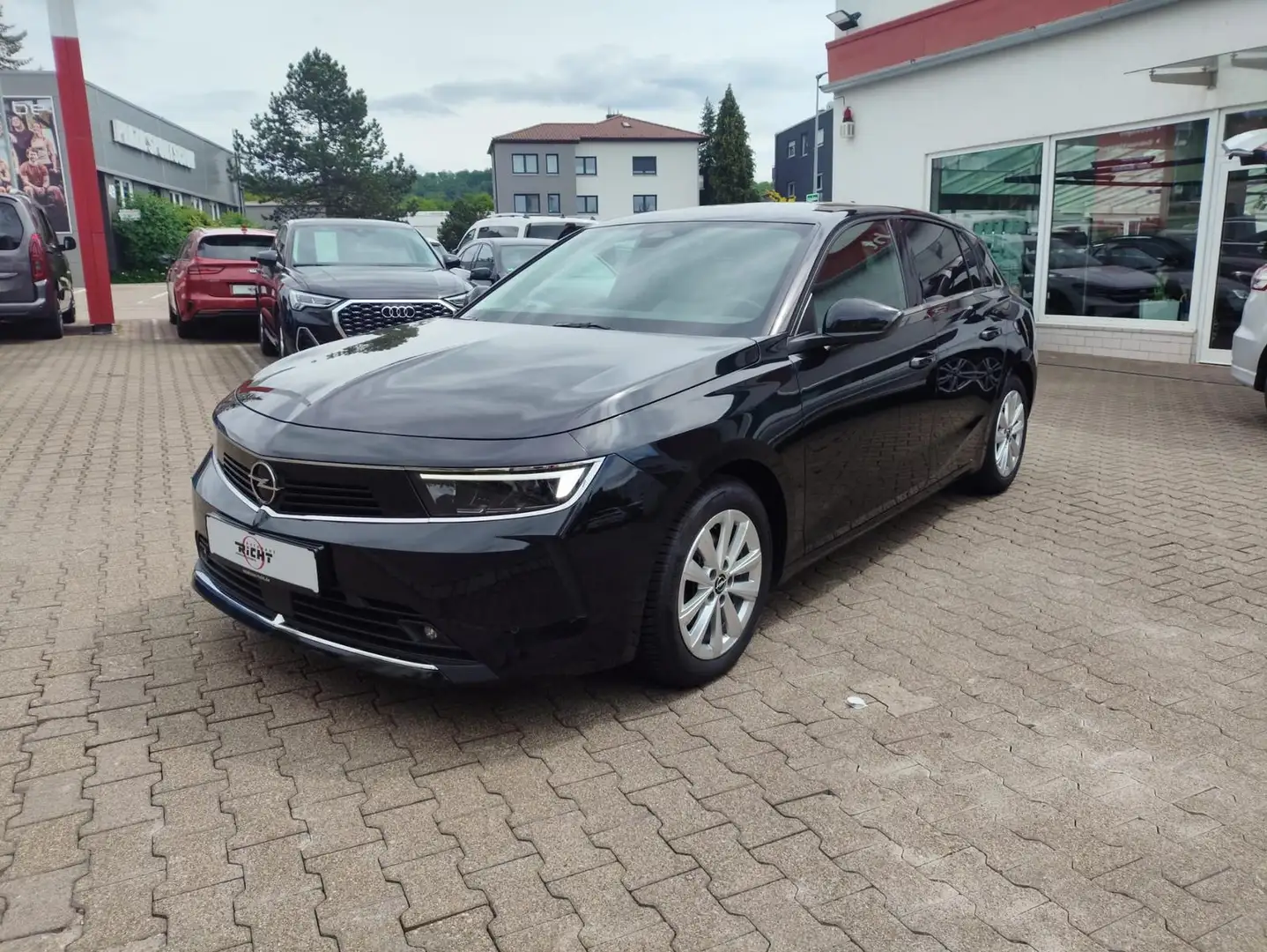 Opel Astra 1.2T Business Elegance Navi LED Kamera LHZ Zwart - 2