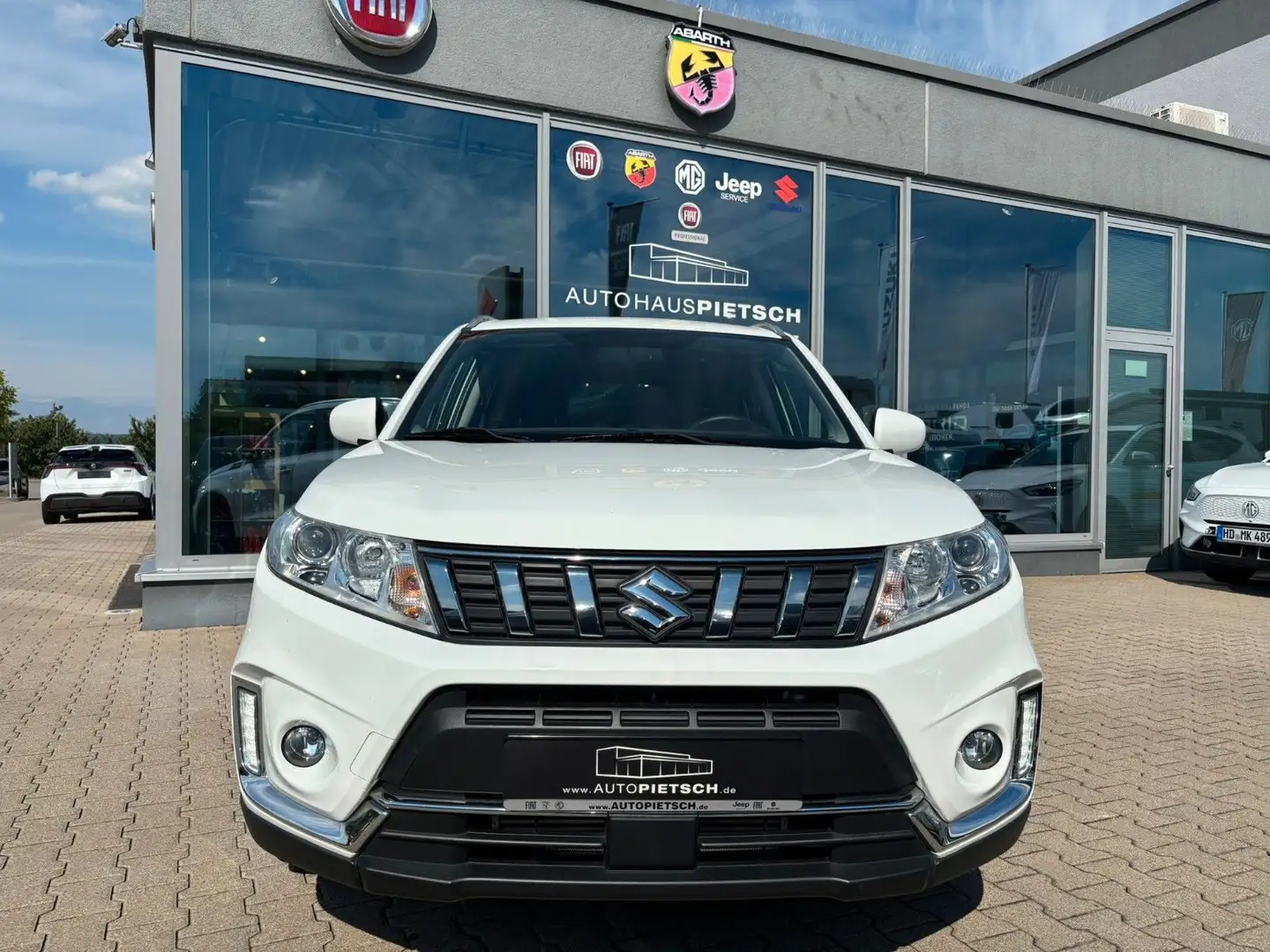 Suzuki Vitara 1.0 Boosterjet Comfort Bílá - 1