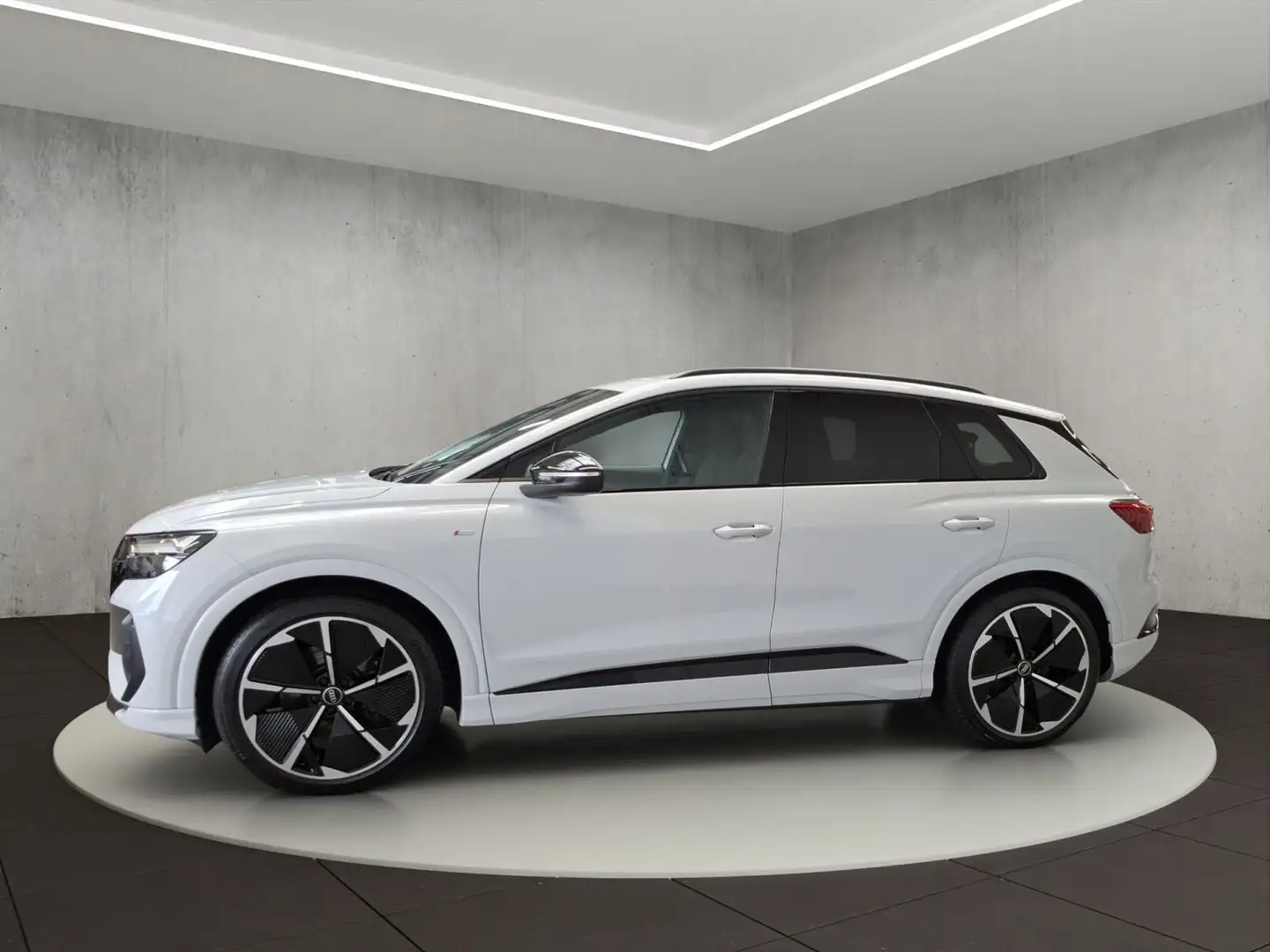 Audi Q4 e-tron 50 quattro 220 kW Weiß - 2