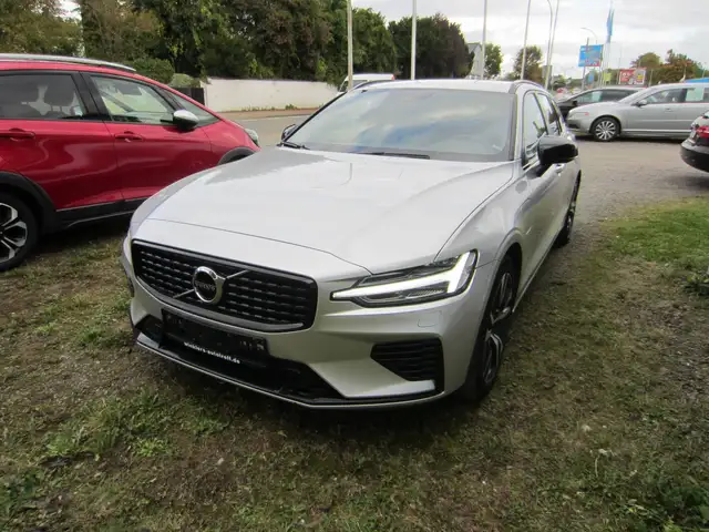 Volvo V60 R Design Recharge Plug In Hybrid AWD