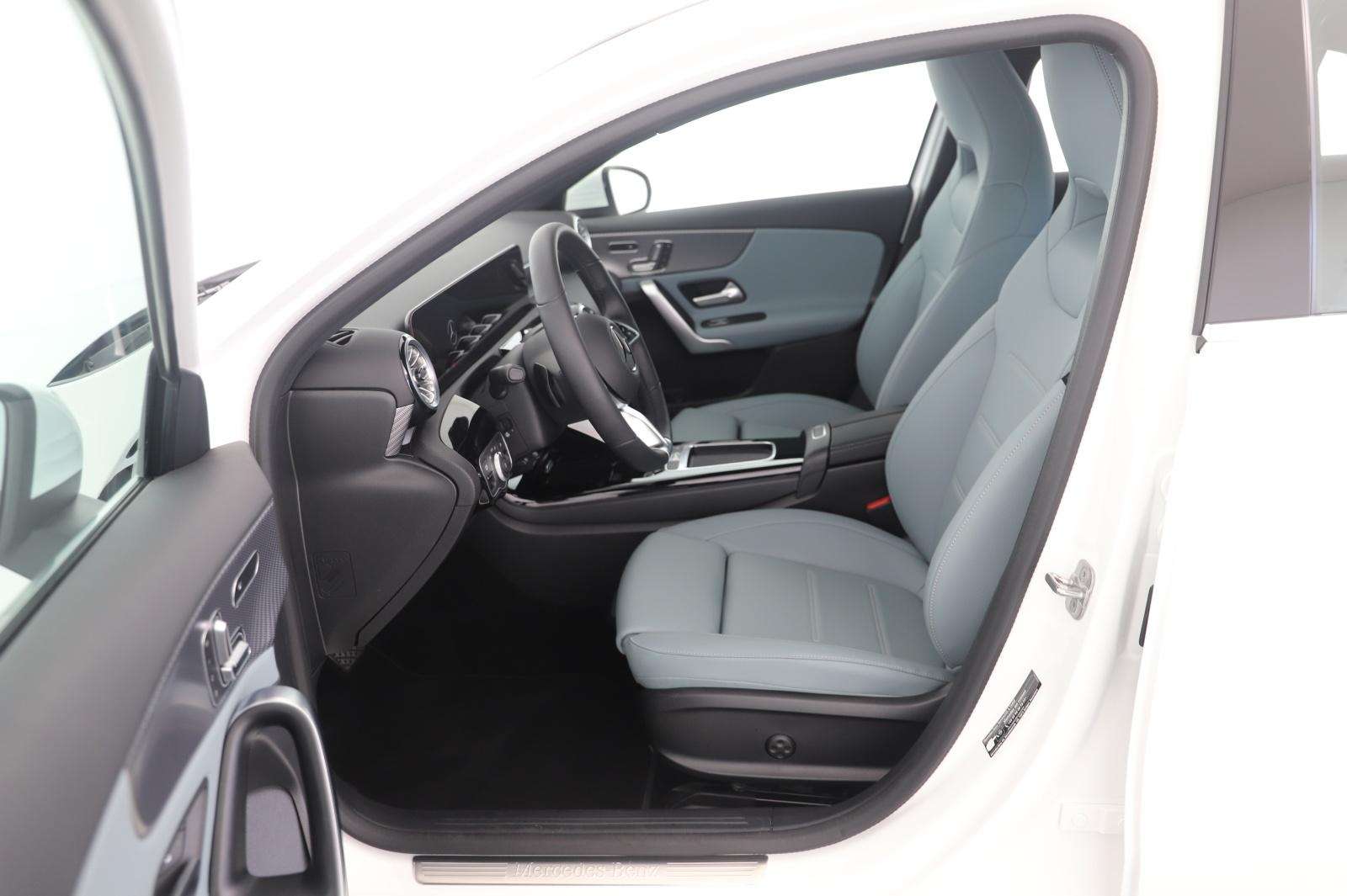 Mercedes-Benz A 220