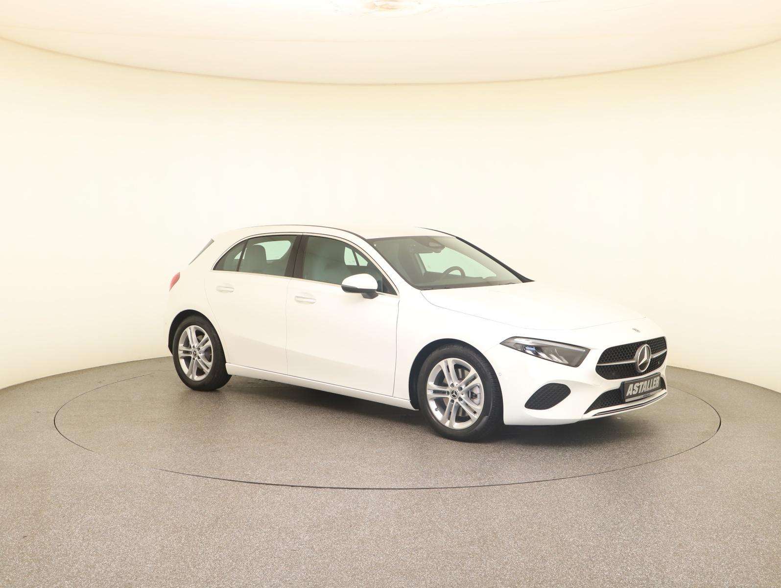 Mercedes-Benz A 220