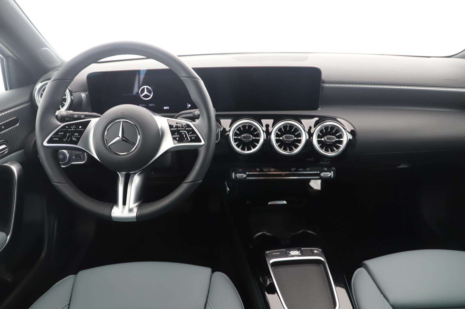 Mercedes-Benz A 220