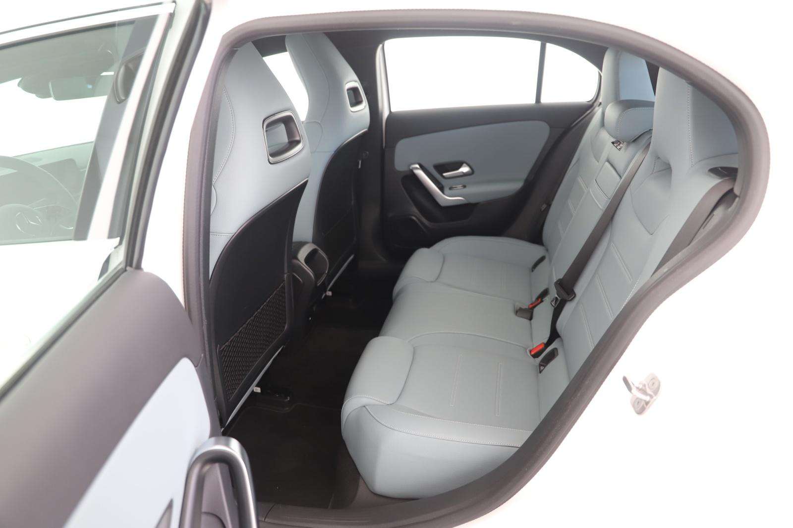 Mercedes-Benz A 220
