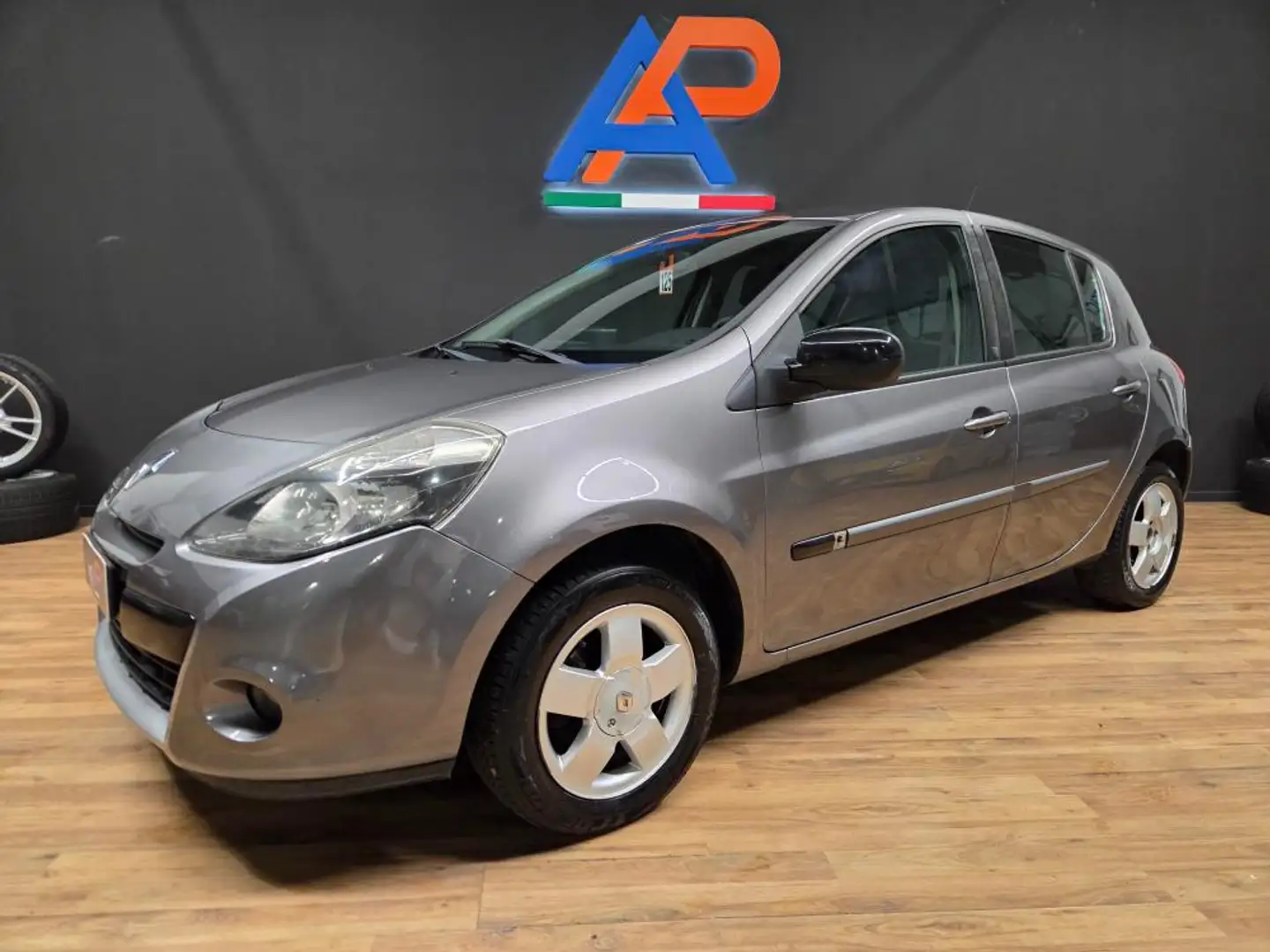 Renault Clio Clio 5p 1.2 16v Dynamique Argent - 1