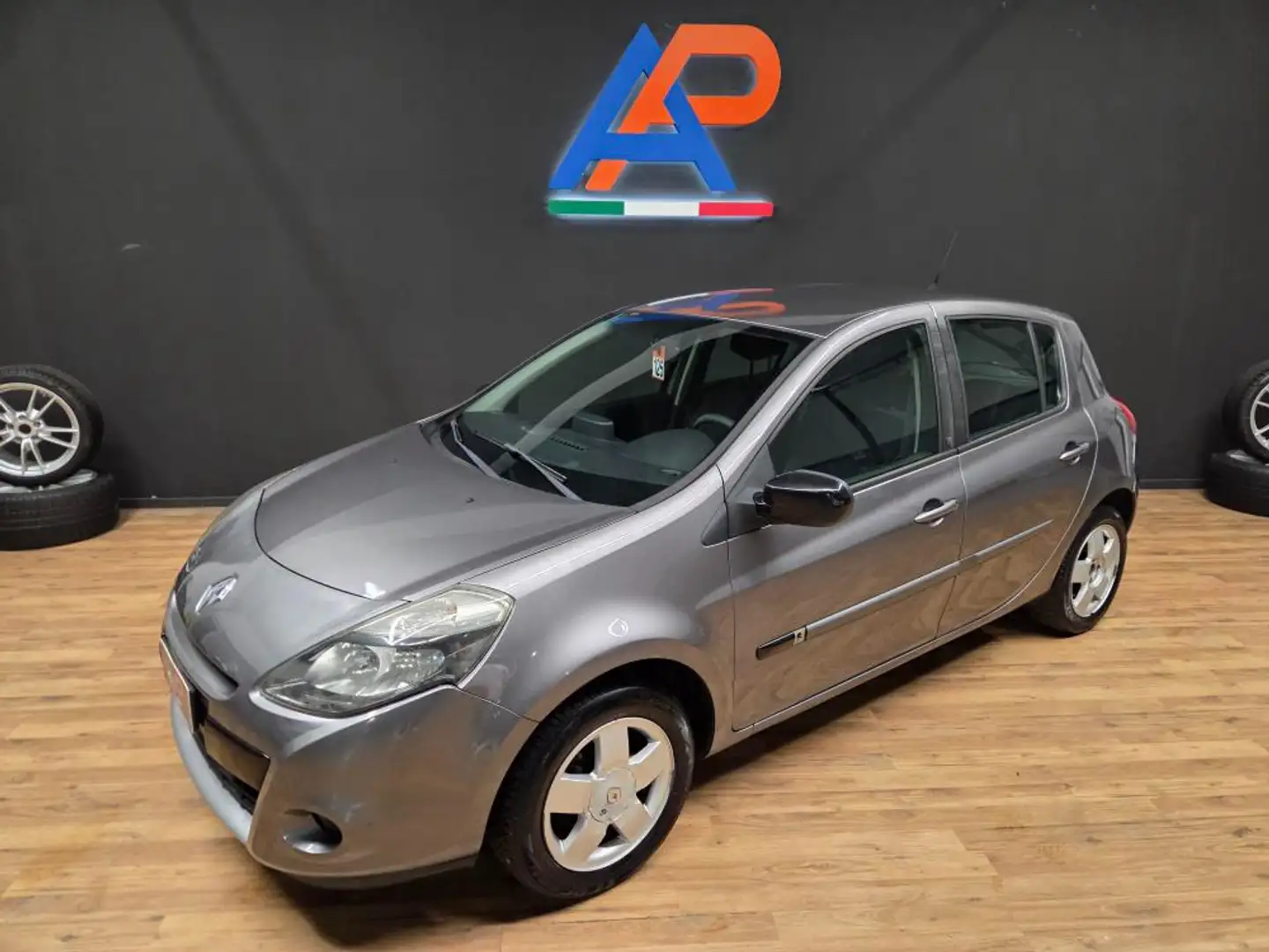 Renault Clio Clio 5p 1.2 16v Dynamique Argent - 2