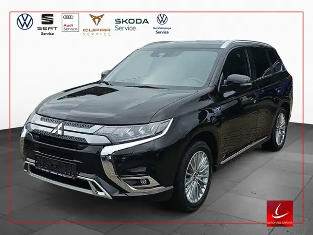 Mitsubishi Outlander 2.4 PHEV 4WD PLUG-IN HYBRID KAMERA SHZ ACC LED LA