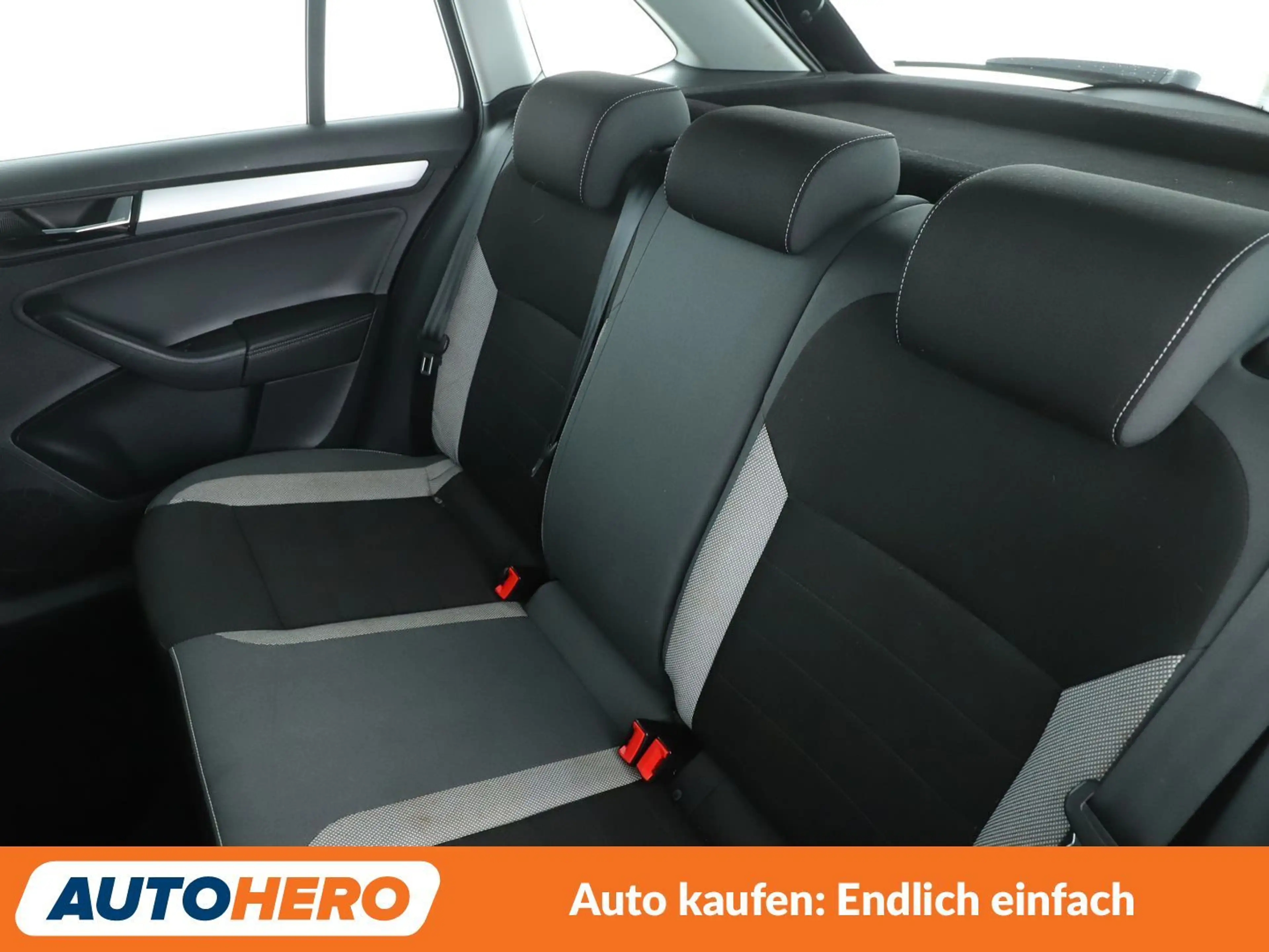 Skoda Rapid/Spaceback 1.0 TSI Ambition*PDC*SHZ*KLIMA*TEMPO* — photo 14