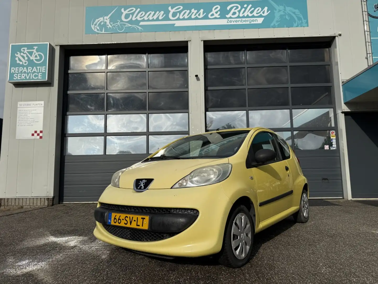 Peugeot 107 1.0-12V XR Geel - 1