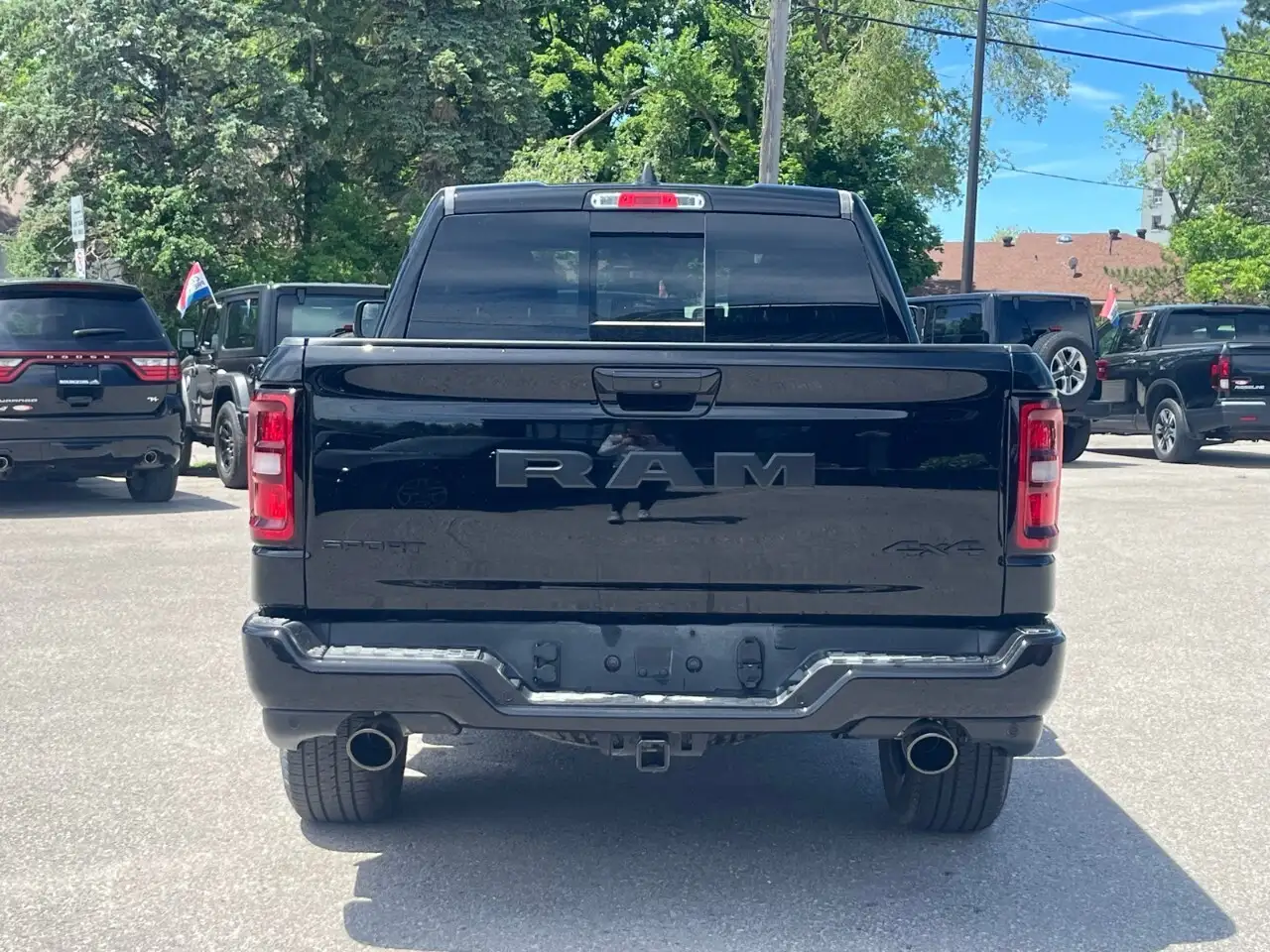 RAM 1500 снимка RAM 1500