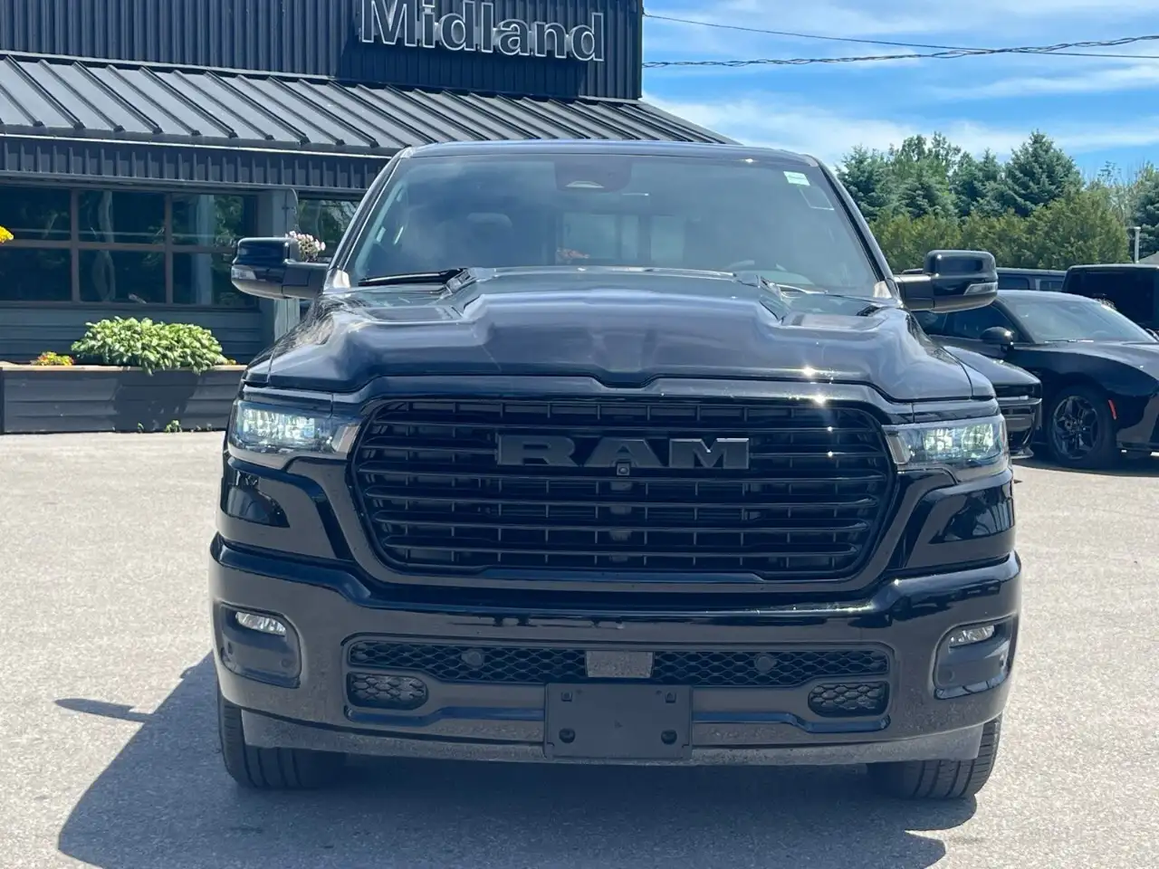 RAM 1500 снимка RAM 1500