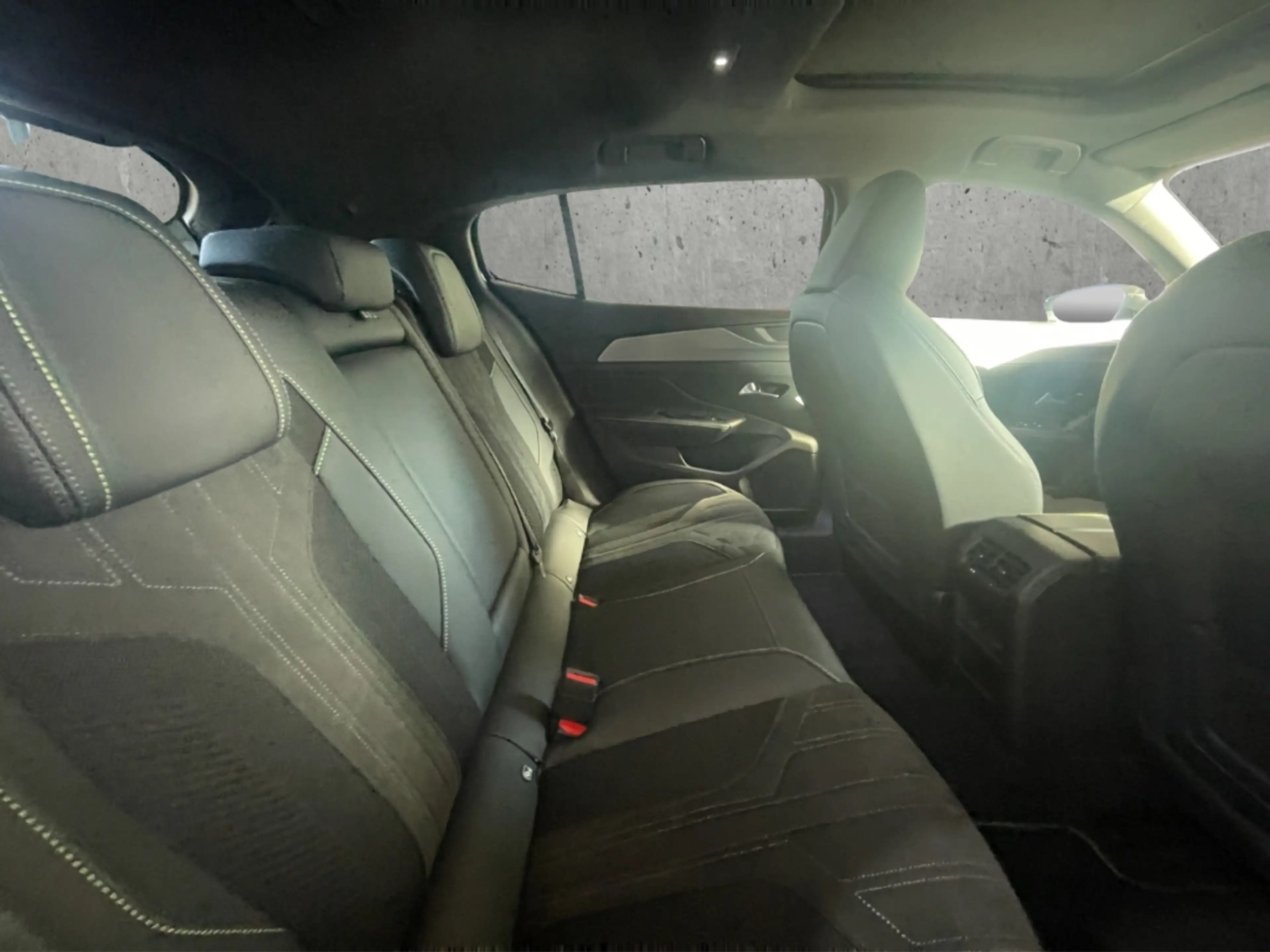 Peugeot 408 GT PT 130 EAT8 El. Panodach El. Sitz Kamera LED El — photo 14