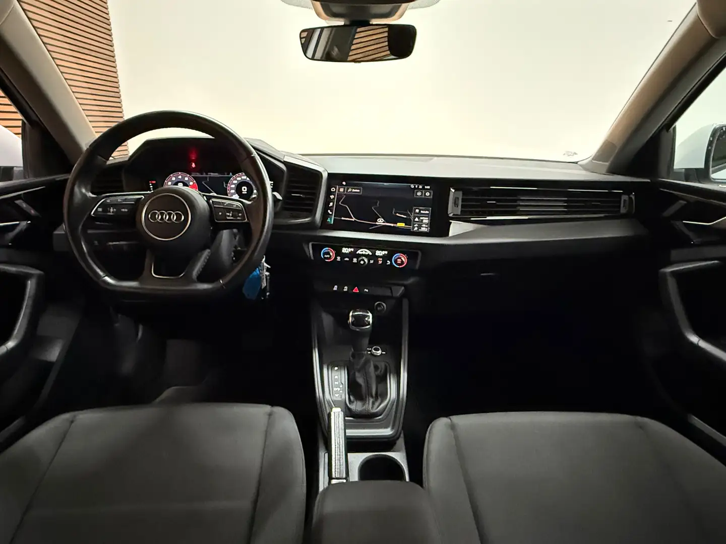 Audi A1 Sportback 25 TFSI Automaat | Black Pack | Virtual Blanc - 2