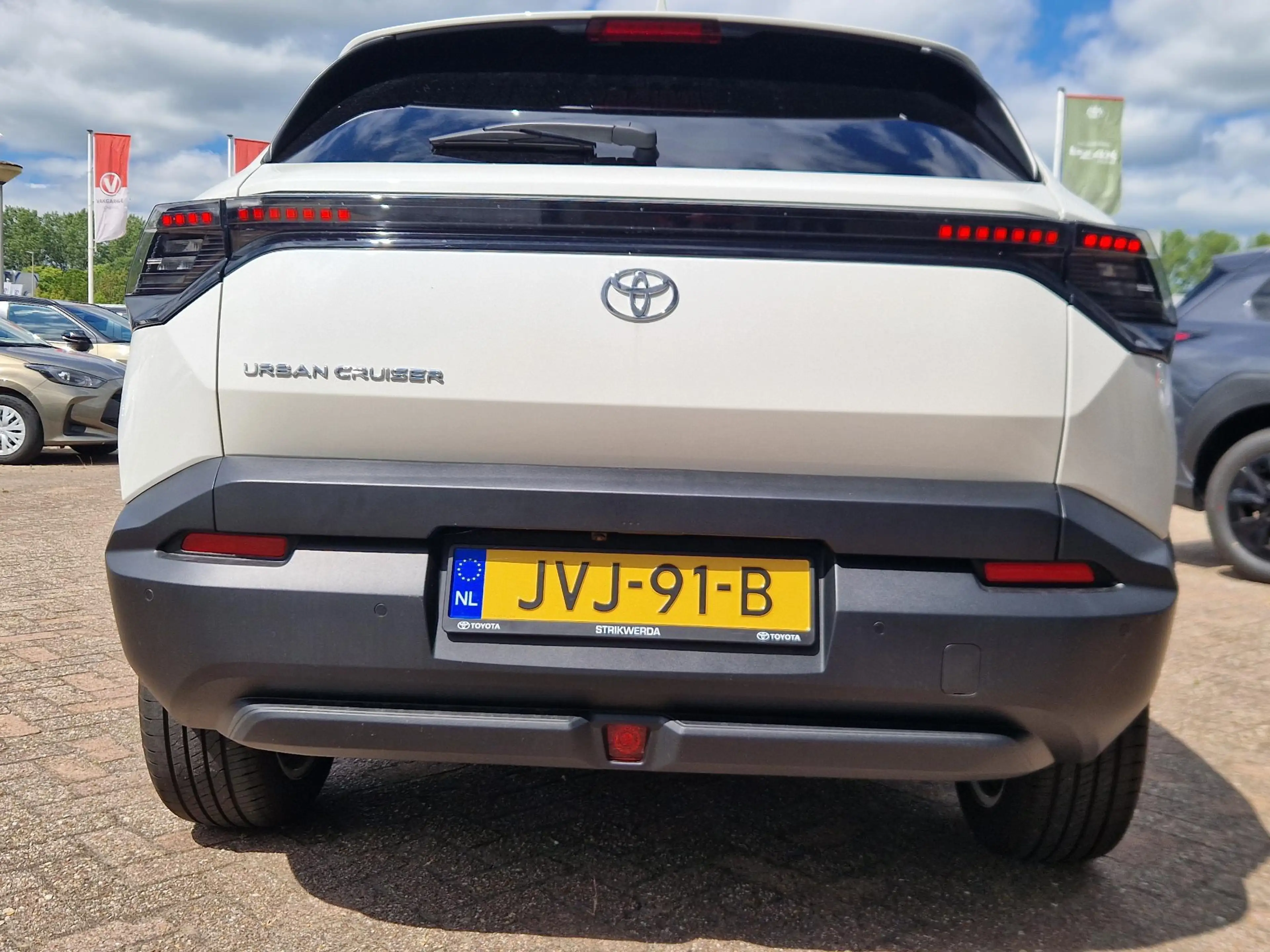 Toyota Urban Cruiser Executive 61 kWh — photo 4