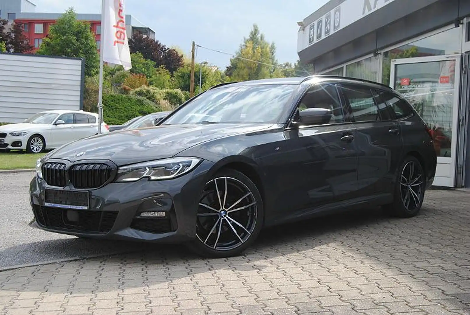 BMW 320 d A xDrive Touring M Sport.Laser.Individual Grau - 1