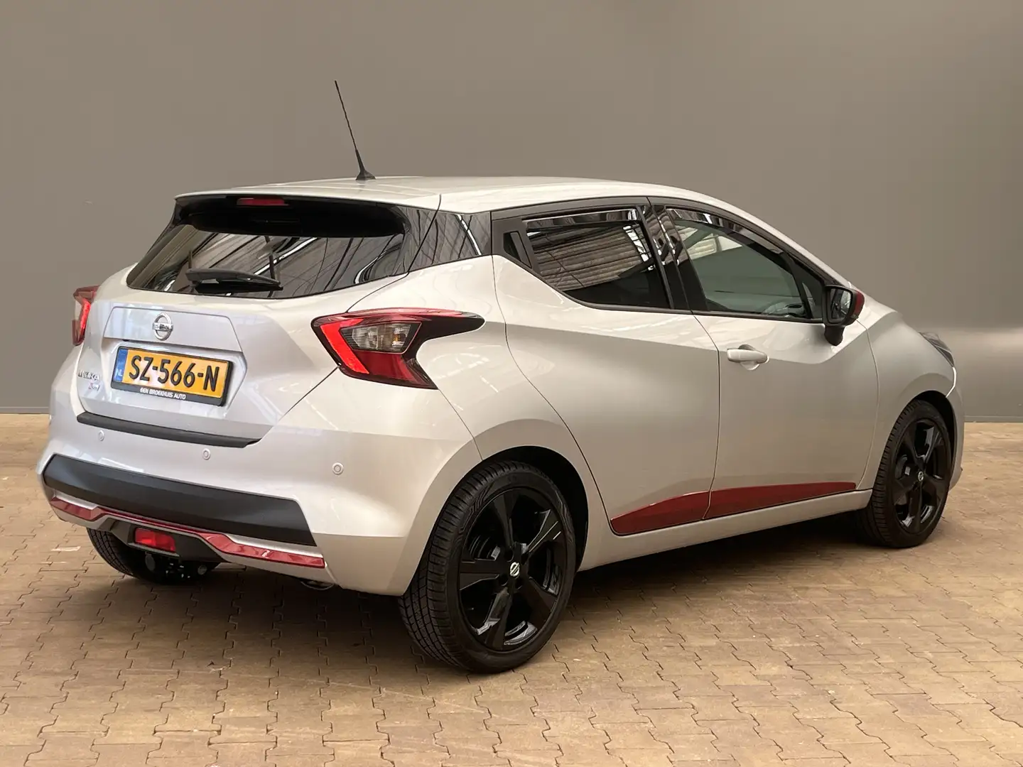 Nissan Micra 0.9 IG-T N-Connecta | Achteruitrijcamera | Cruise Gris - 2