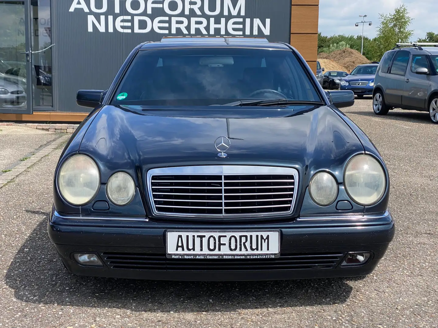Mercedes-Benz E 320 Avantgarde AUTOMATIK* LEDER* XENON* VOLL Albastru - 2