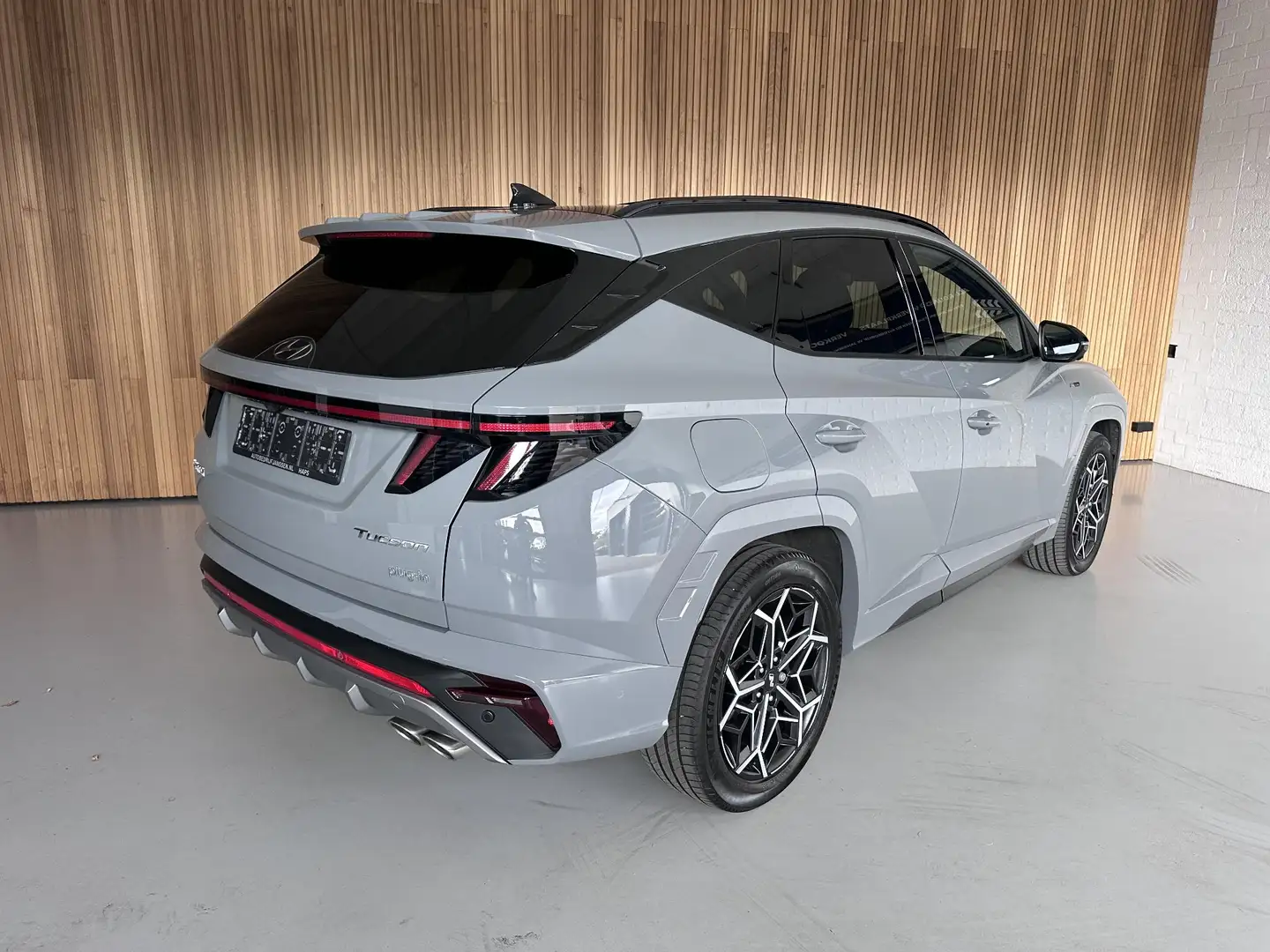 Hyundai TUCSON 1.6 T-GDI PHEV N Line Sky 4WD Grijs - 2