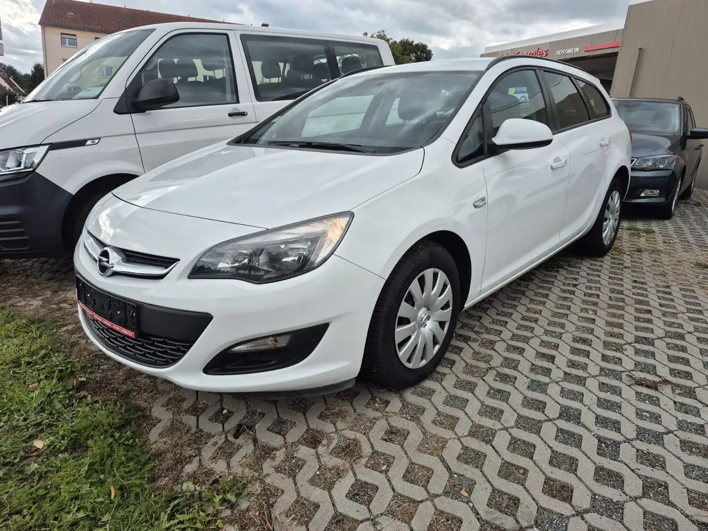 Opel Astra J Sports Tourer Selection Navi Automatik Blanc - 1