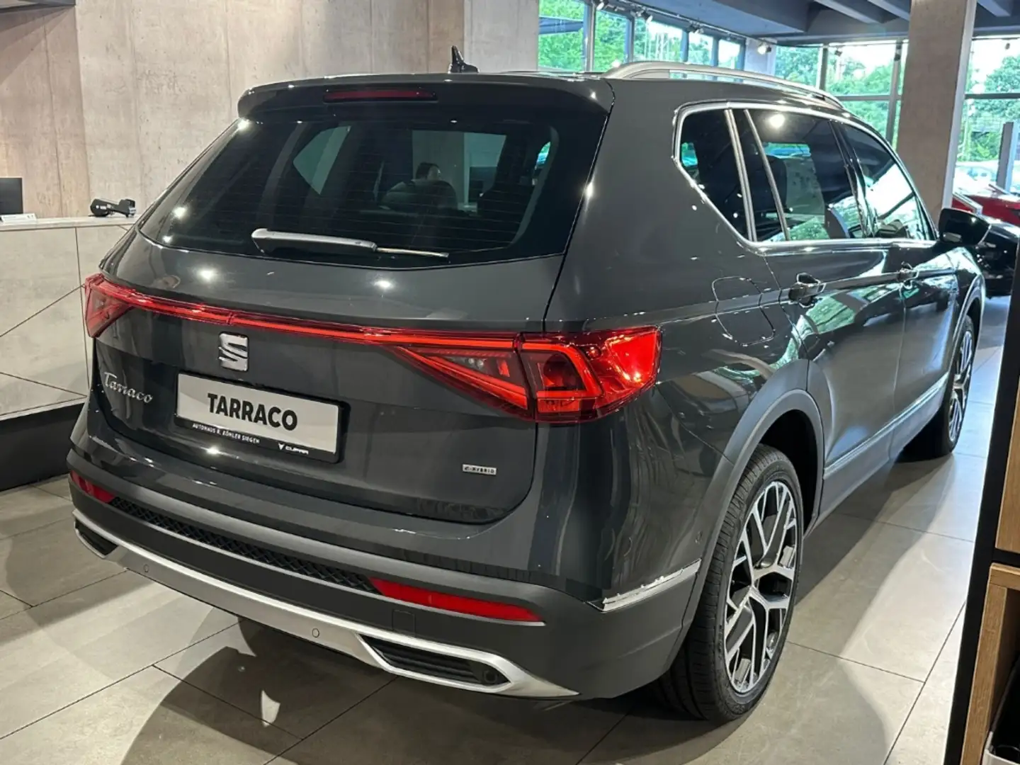SEAT Tarraco Xperience e-HYBRID AHK 20 Zoll Panodach Grau - 2