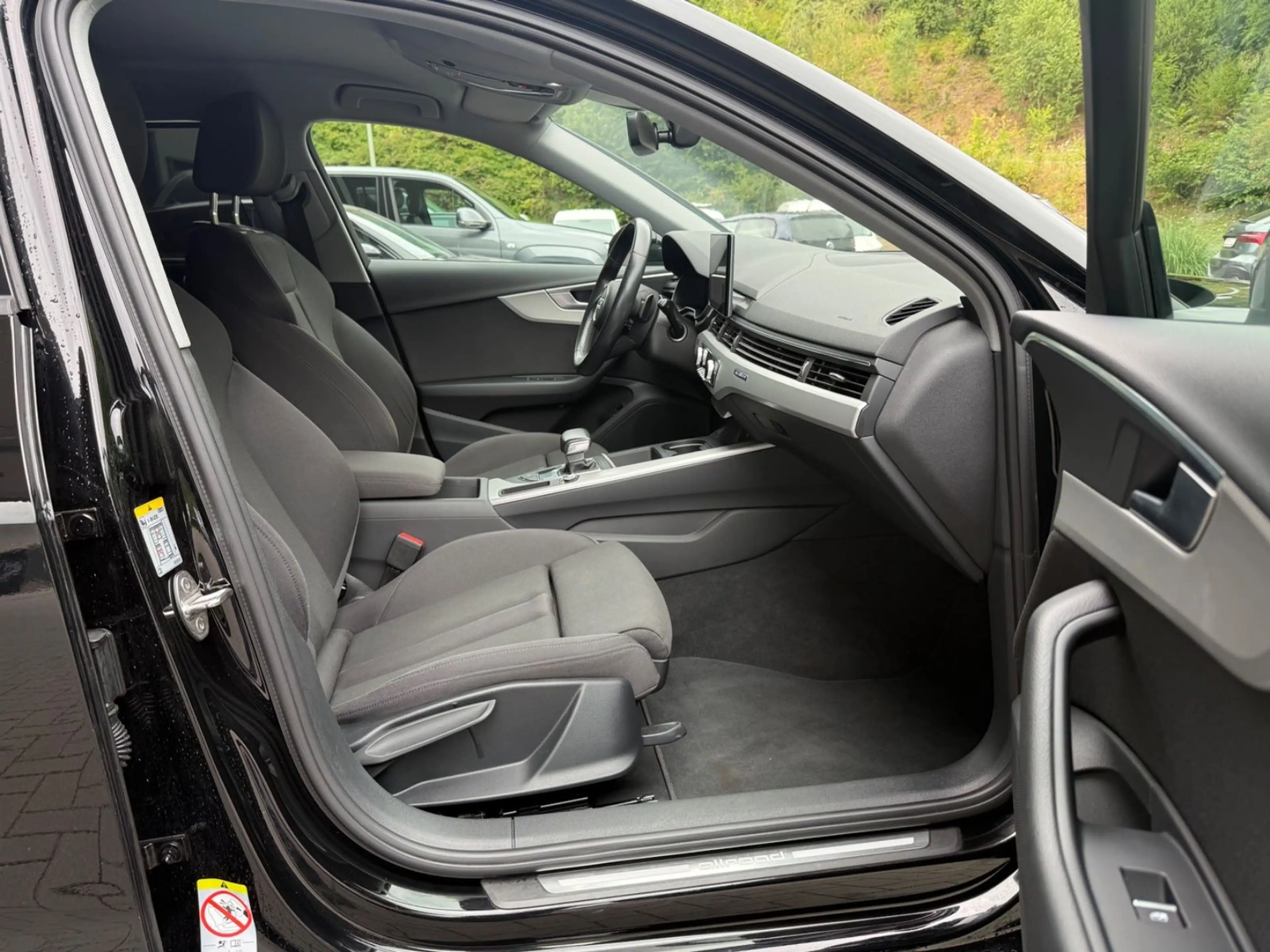 Audi A4 allroad quattro 40 TDI * App *DAB * AHK * LED — photo 14